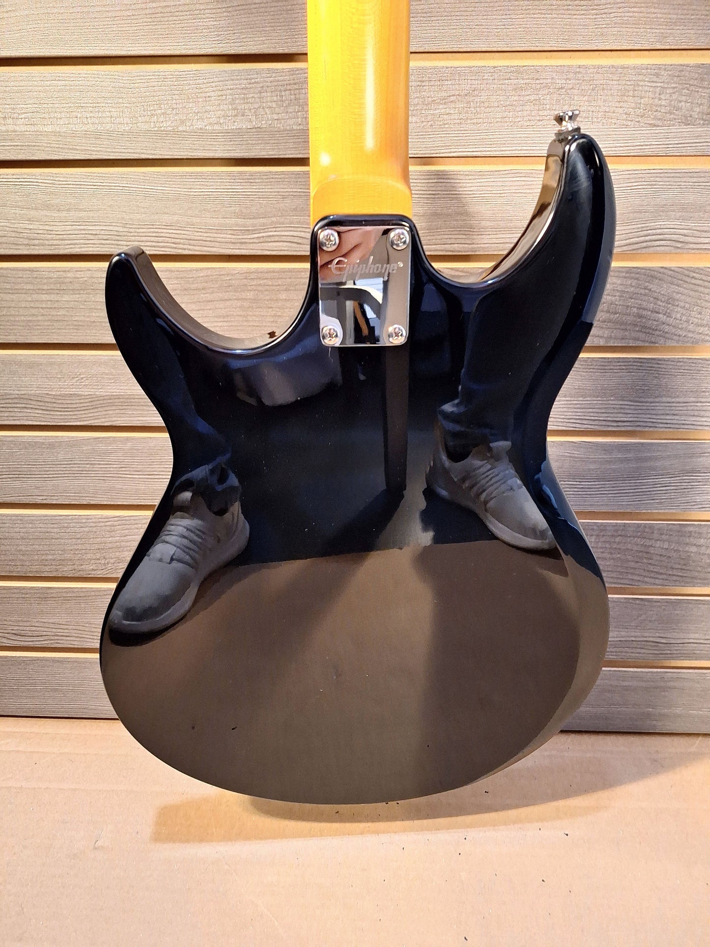 Epiphone Grabber Bass Black With Premium Gig Bag