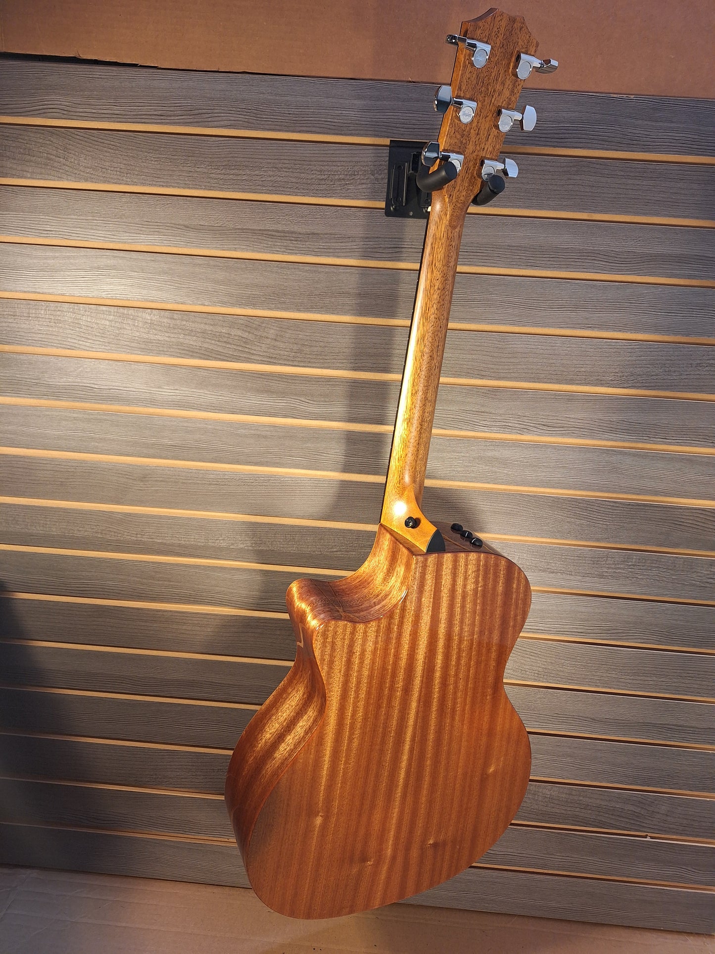 Taylor 314ce Studio Sapele/Sitka With Natural Top Acoustic Electric Guitar