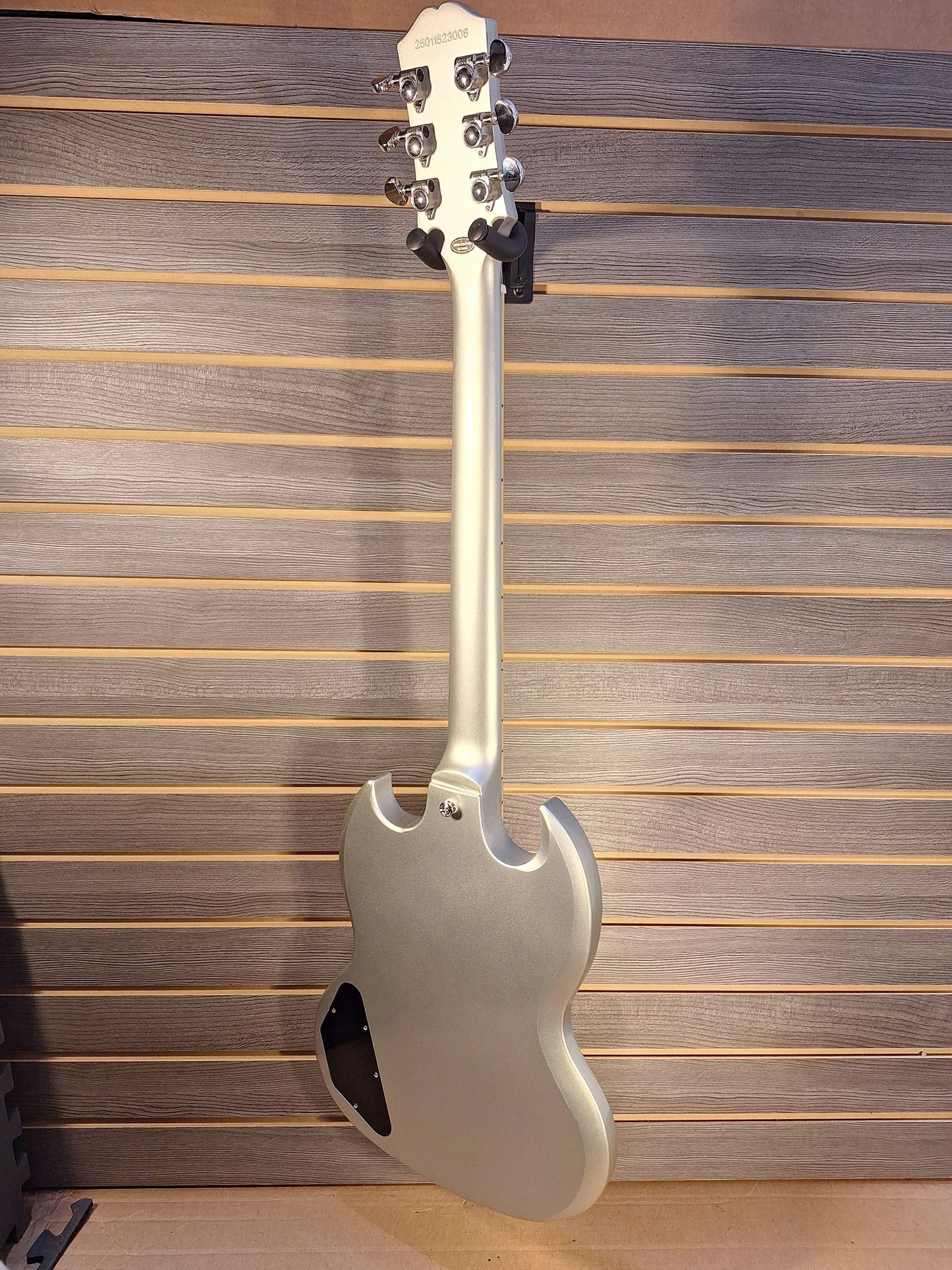 Epiphone SG Standard With Premiun Gig Bag Silvermist