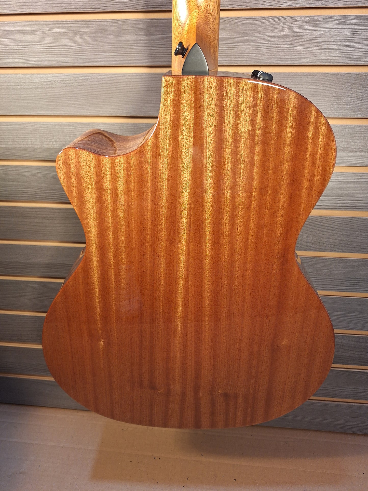 Taylor 314ce Studio Sapele/Sitka With Natural Top Acoustic Electric Guitar