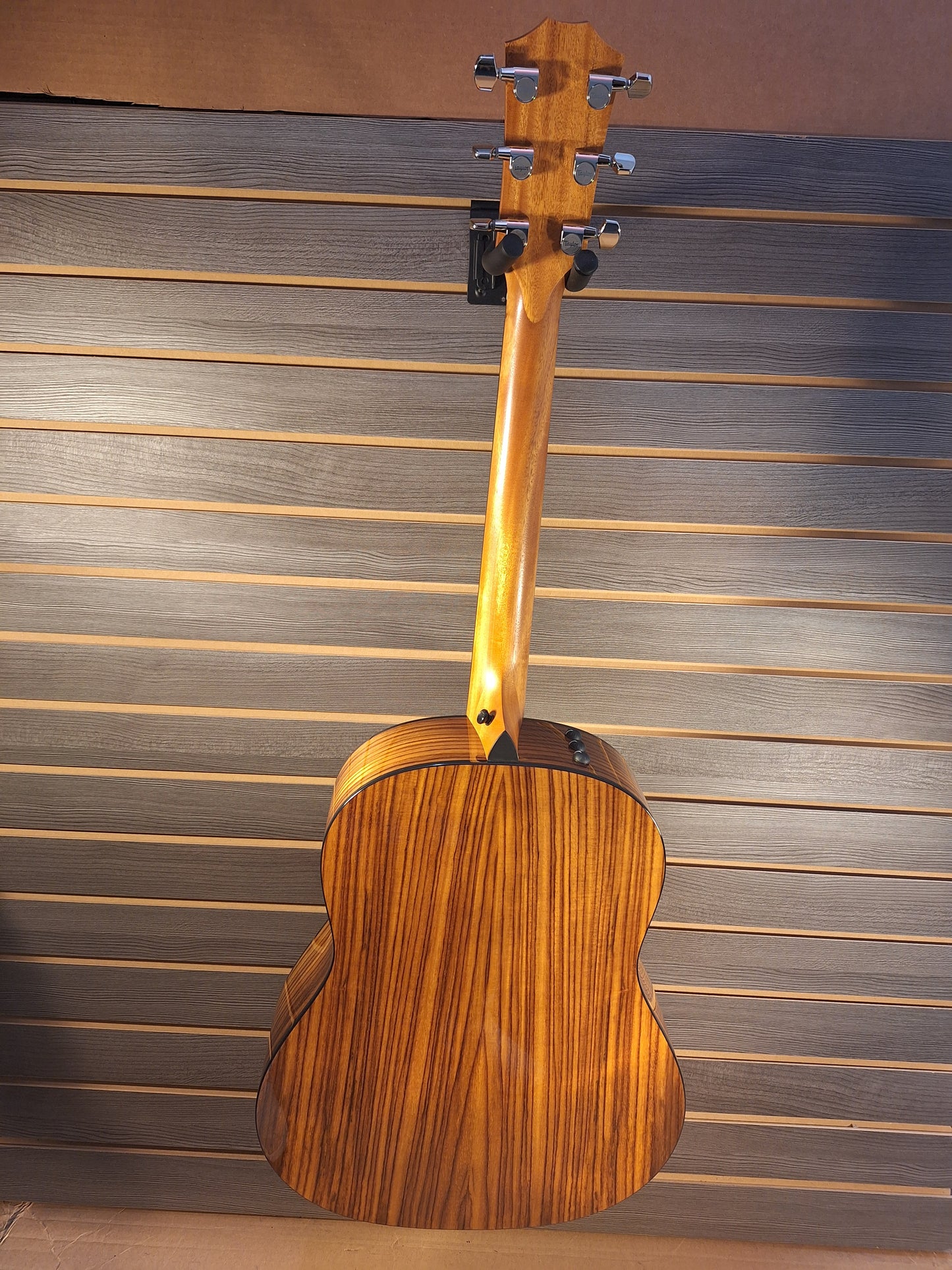 Taylor 217e-SB Plus Acoustic/Electric Guitar