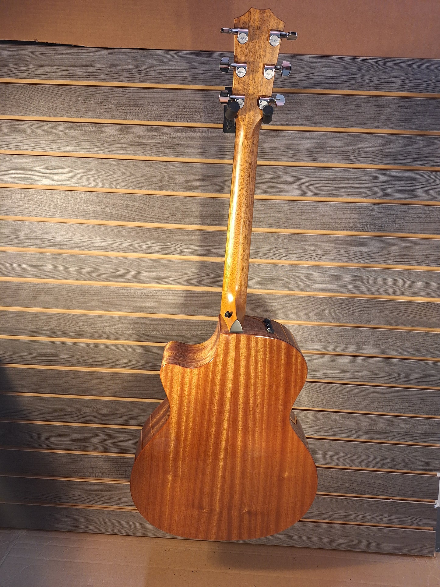 Taylor 314ce Studio Sapele/Sitka With Natural Top Acoustic Electric Guitar