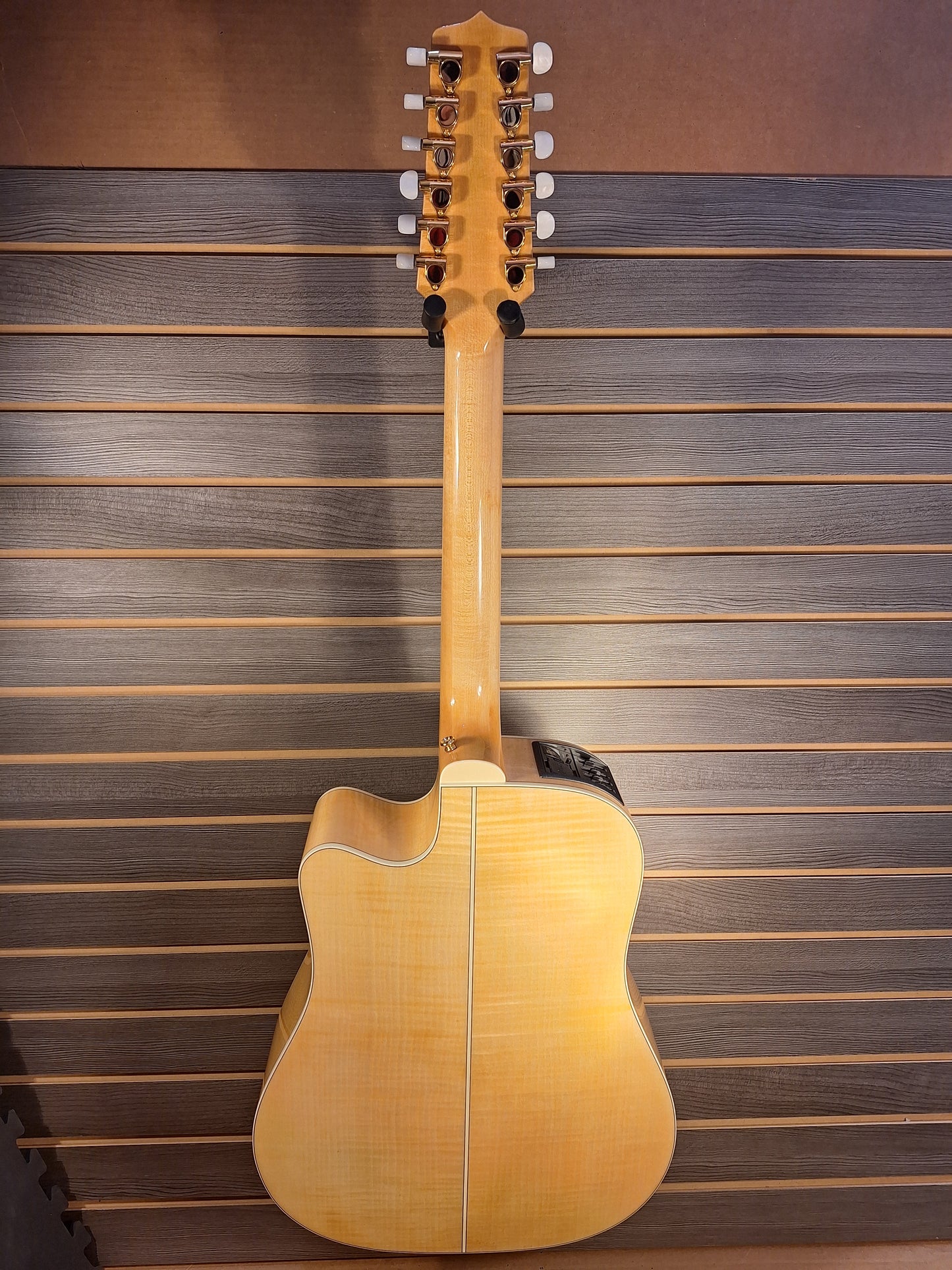 Takamine GD74CE-12U Natural With Gig Bag