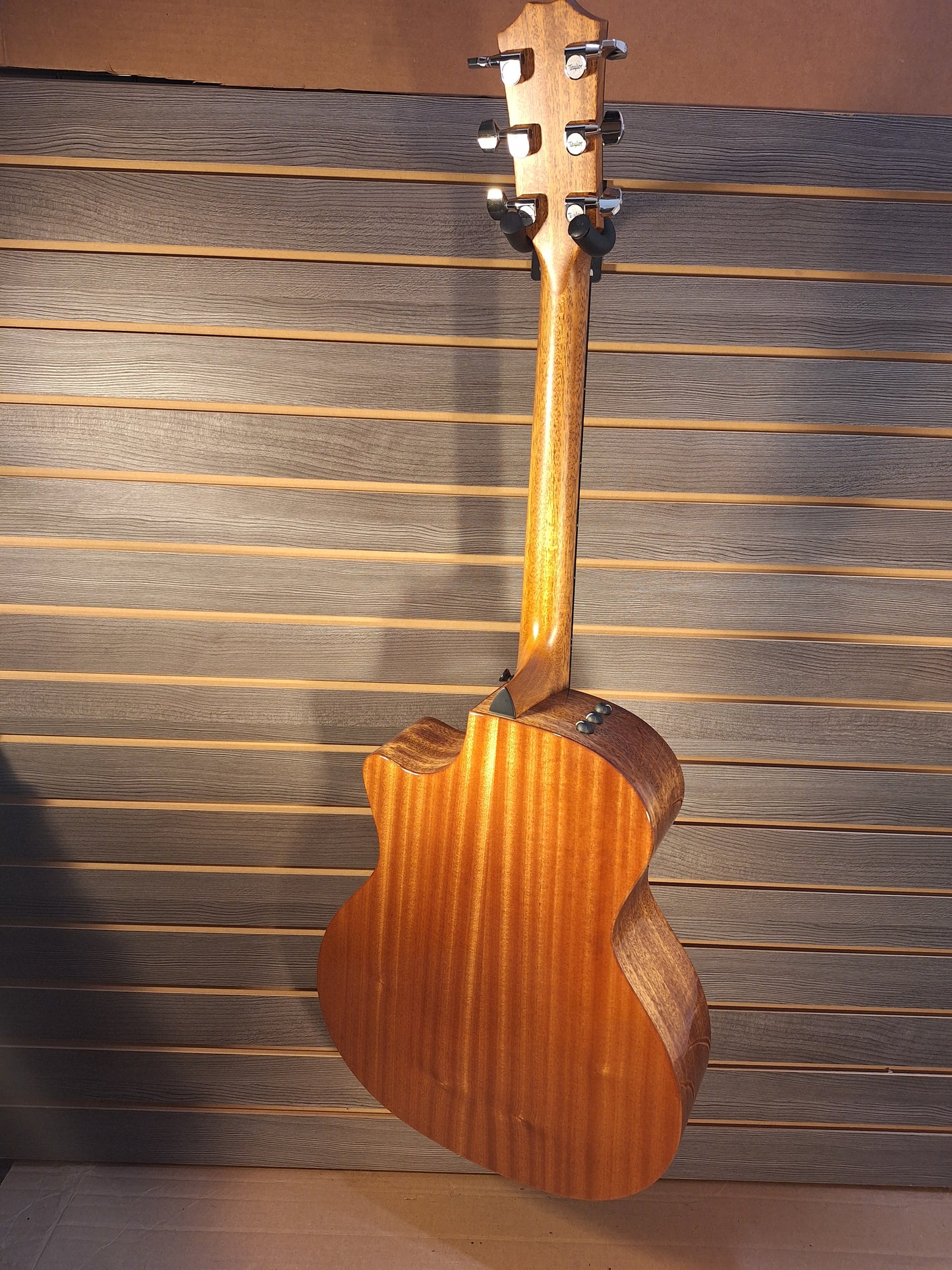Taylor 314ce Studio Sapele/Sitka With Natural Top Acoustic Electric Guitar
