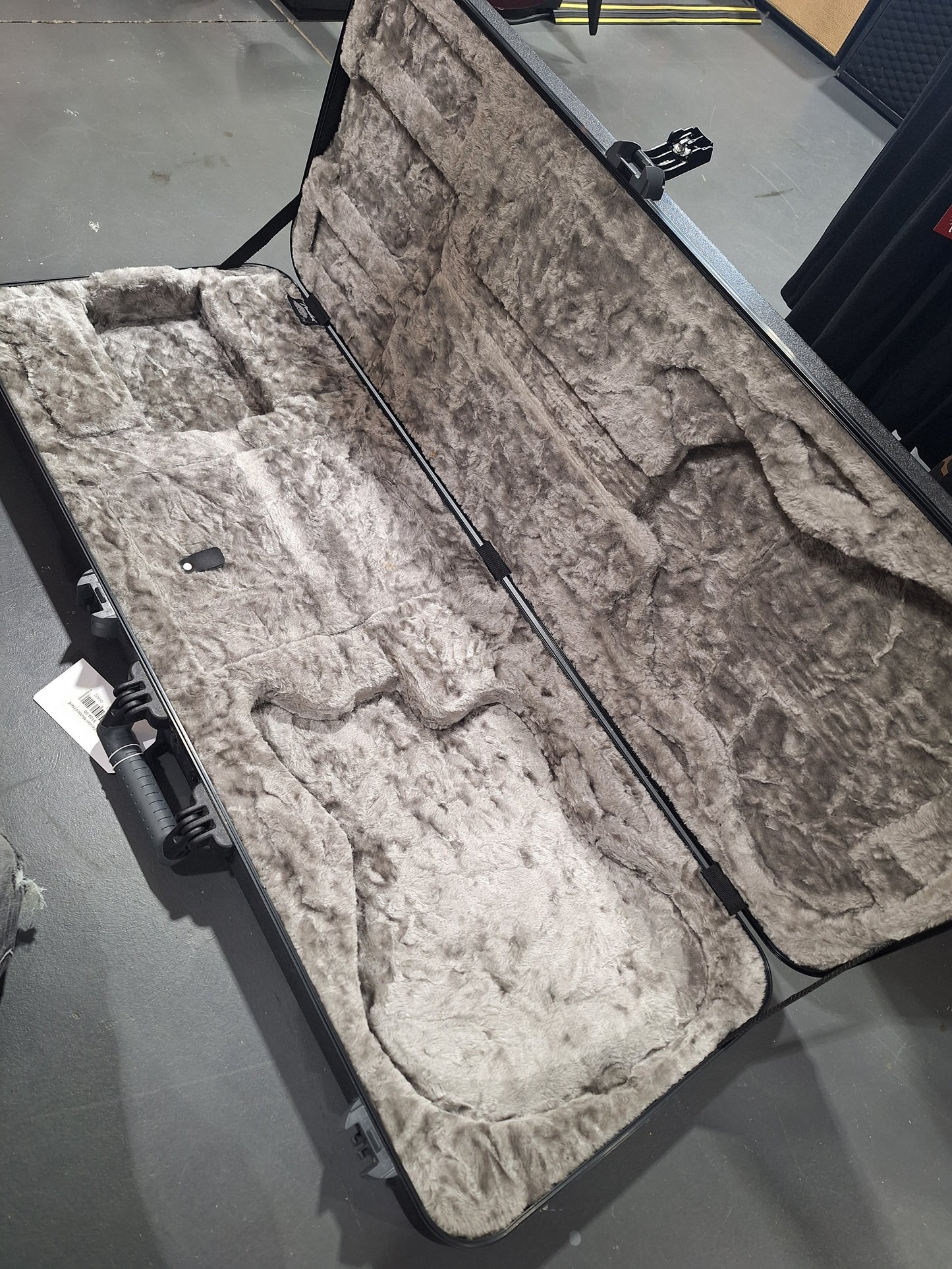 Used Fender Molded Hard Case (Fits Jazzmaster And Jaguar)