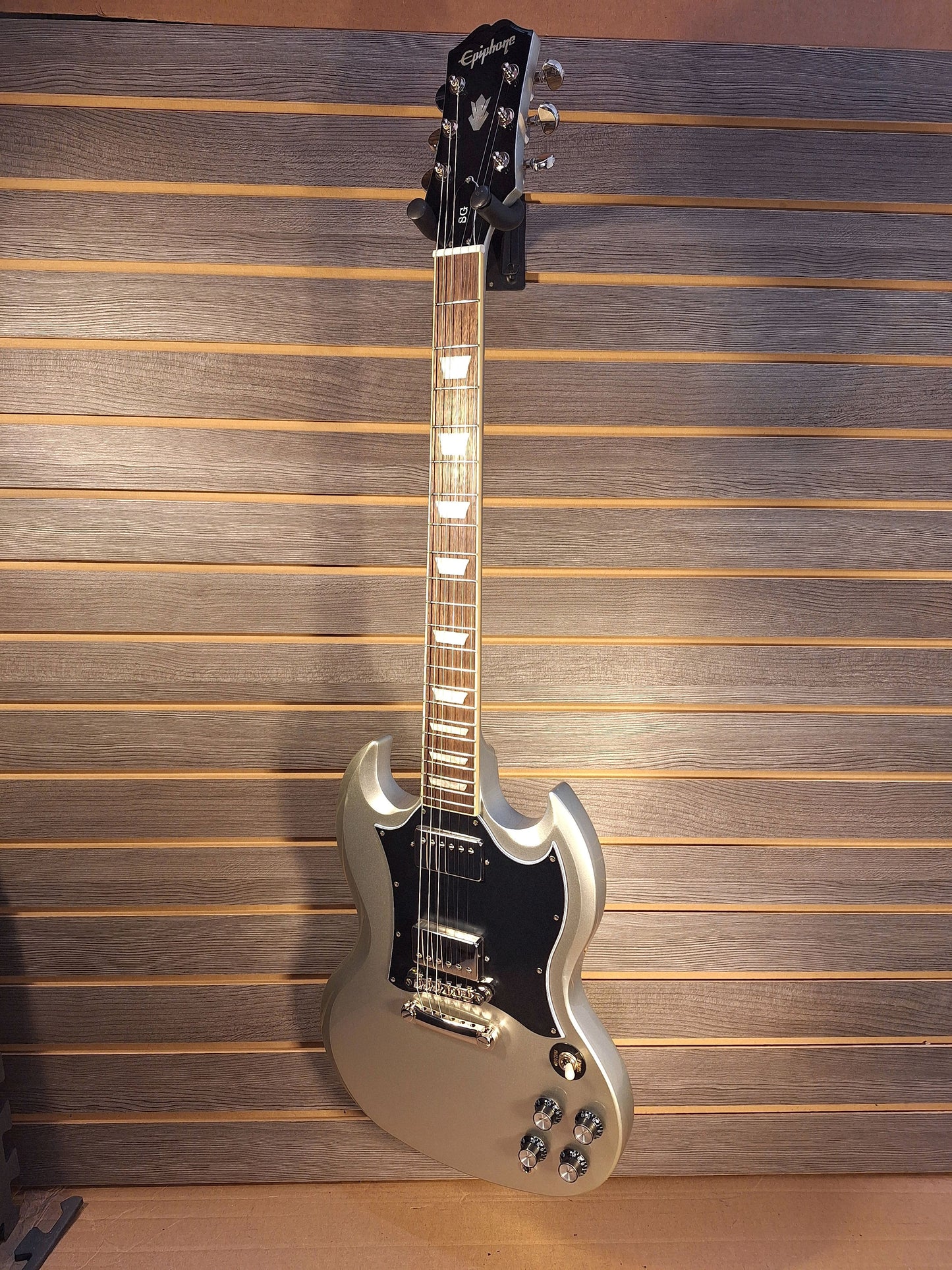 Epiphone SG Standard With Premiun Gig Bag Silvermist