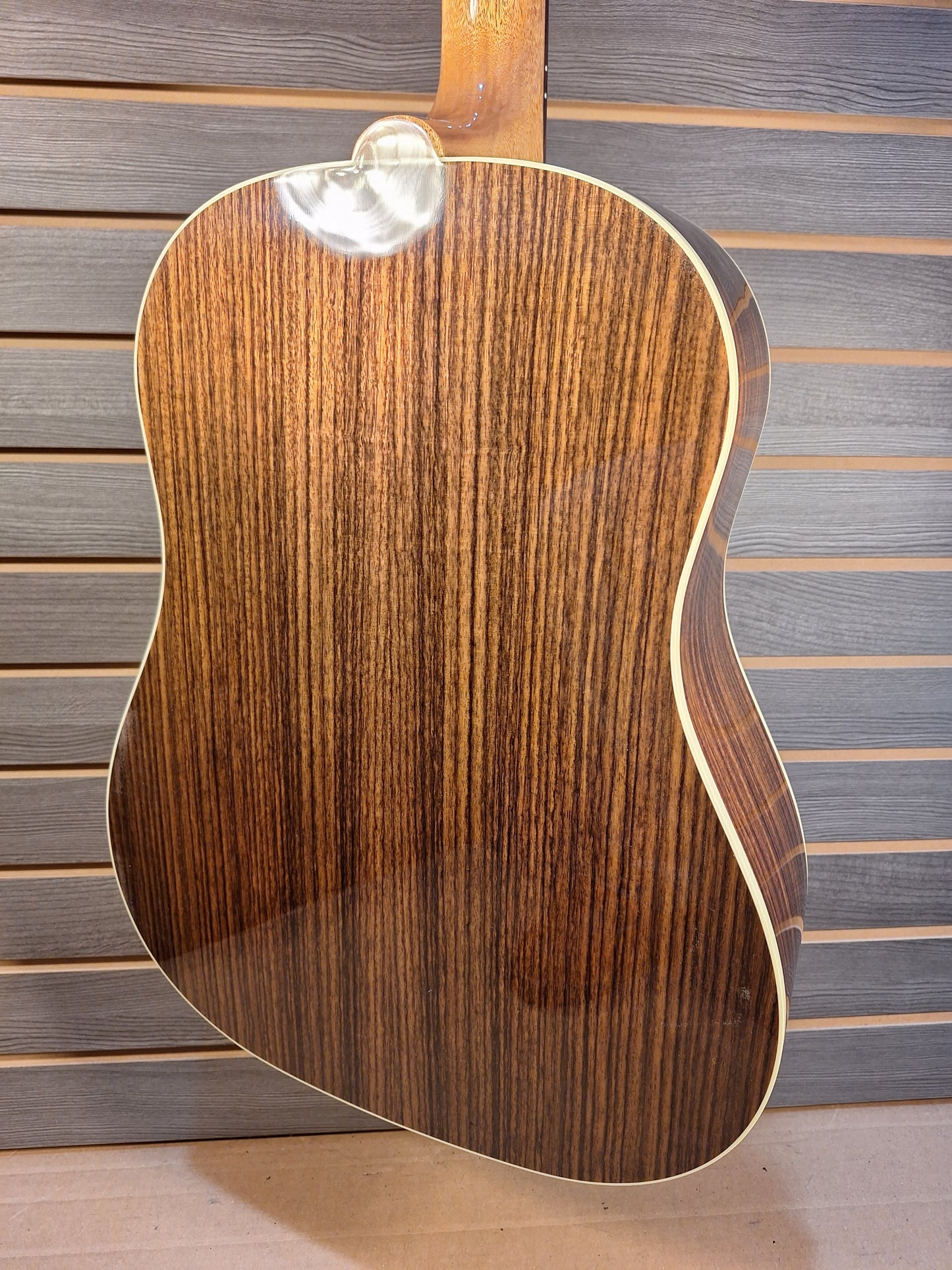 Gibson J-45 Stand Rosewood Burst With Hard Case