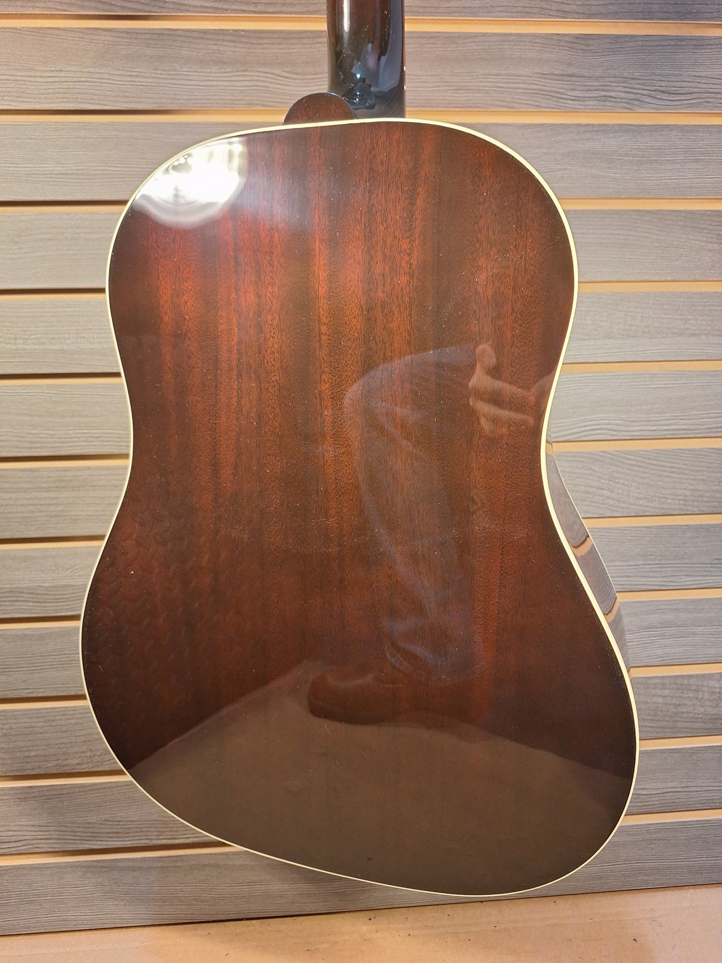 Gibson J-45 Standard Vintage Sunburst With Hard Case