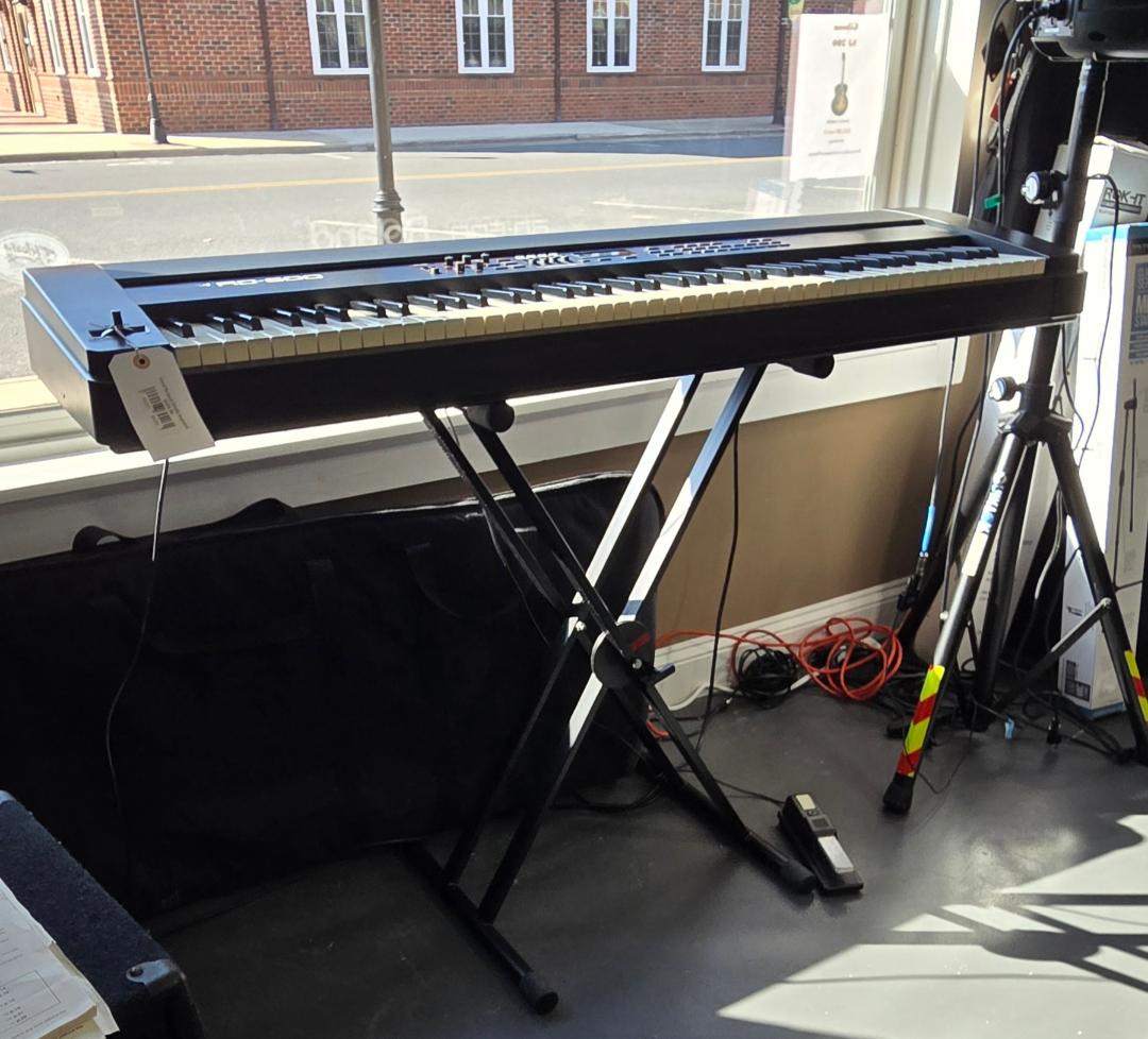 Used Roland RD600 Keyboard