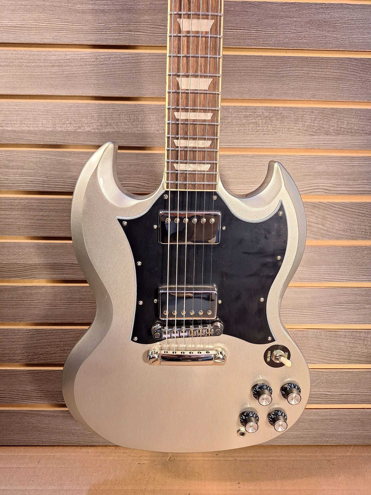 Epiphone SG Standard With Premiun Gig Bag Silvermist