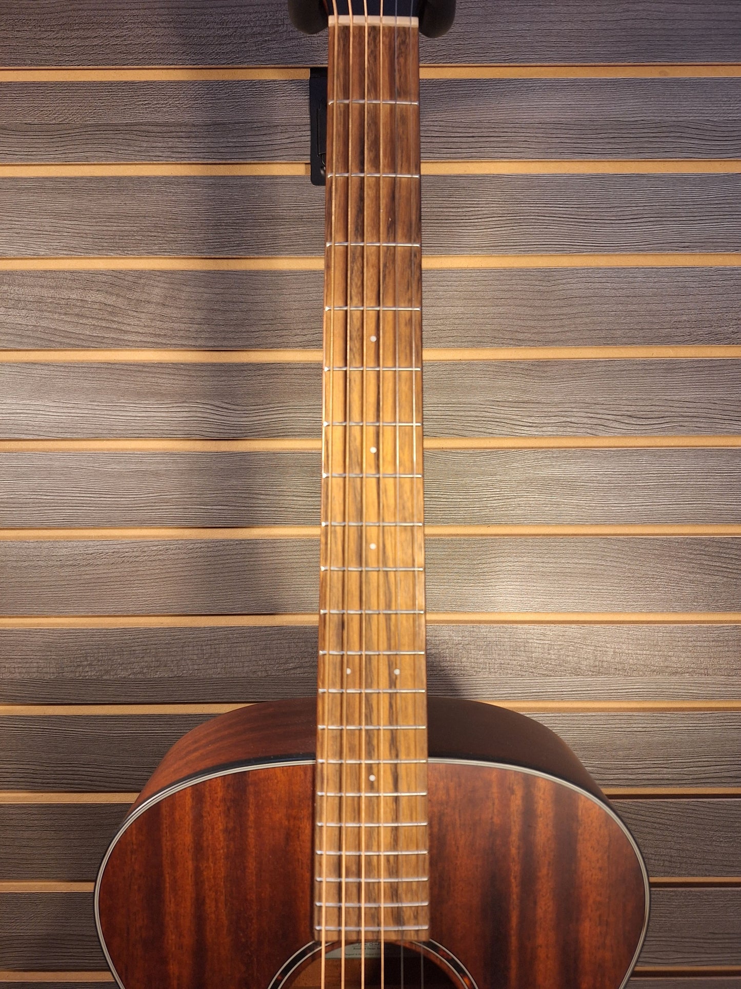 Breedlove Discovery S African Mahogany- African Mahogany Concert Acoustic Guitar Natural