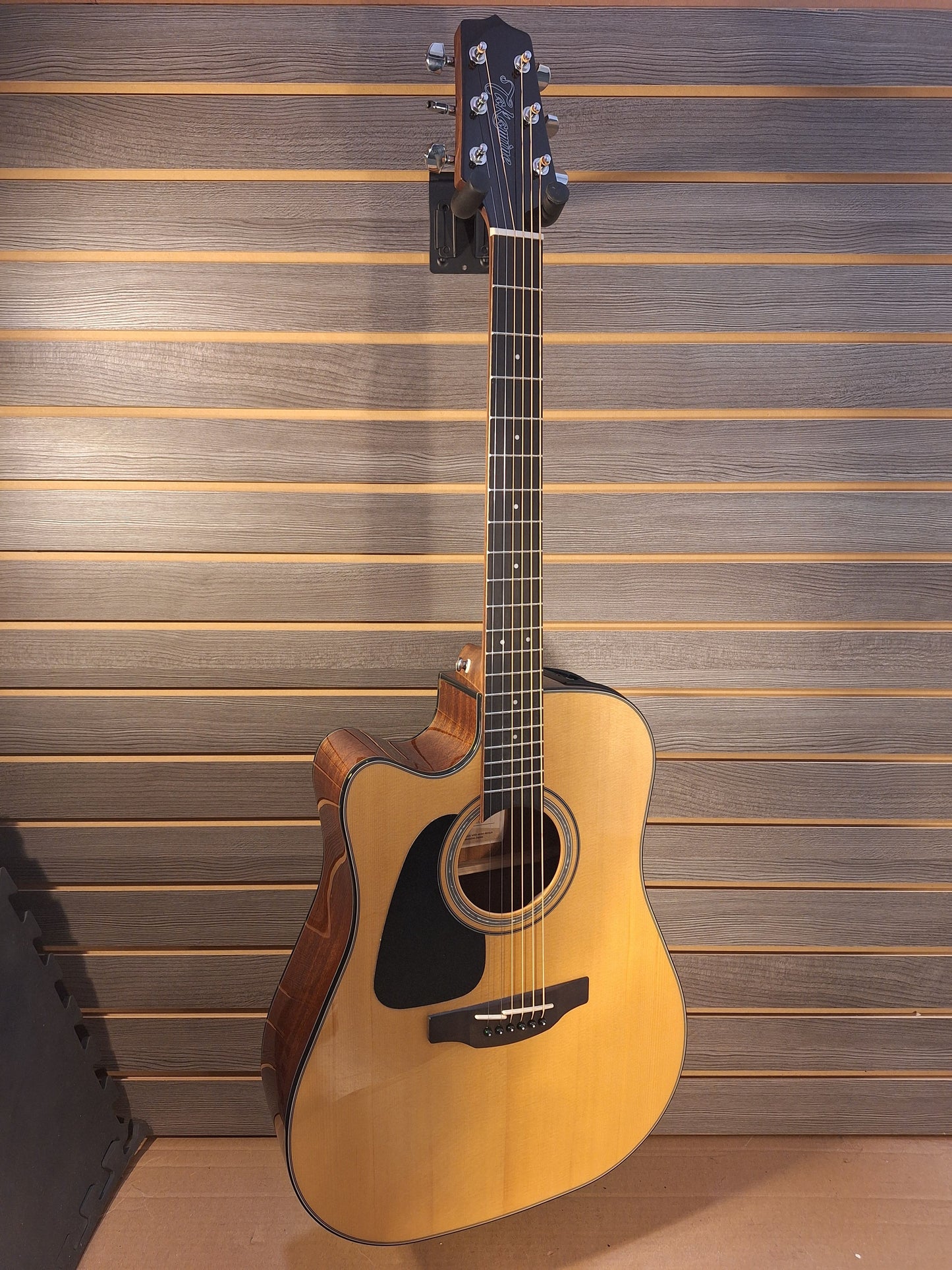 Takamine GD30CE NAT Acoustic Electric Guitar (lefty)