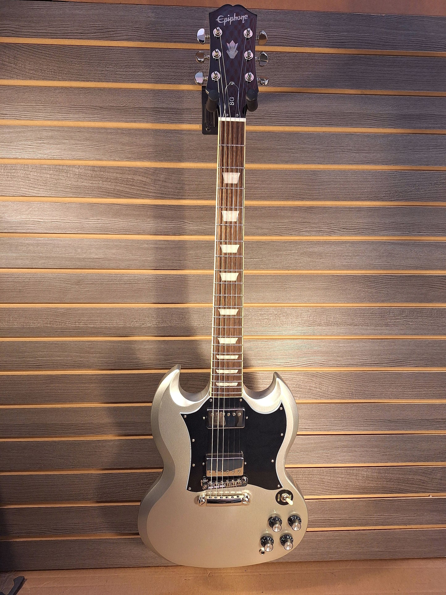Epiphone SG Standard With Premiun Gig Bag Silvermist