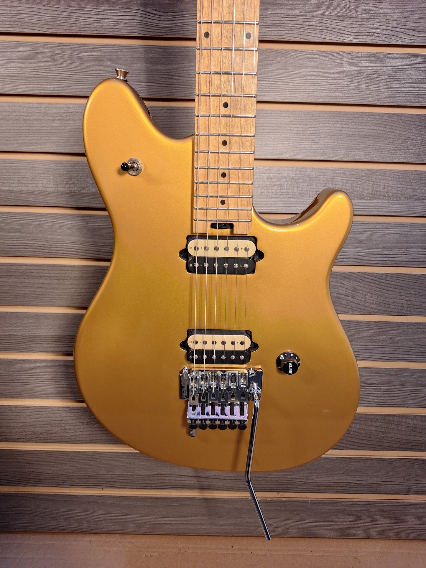 USA Late 1990s Peavey Wolfgang Special With Hard Case Solid Vintage Gold