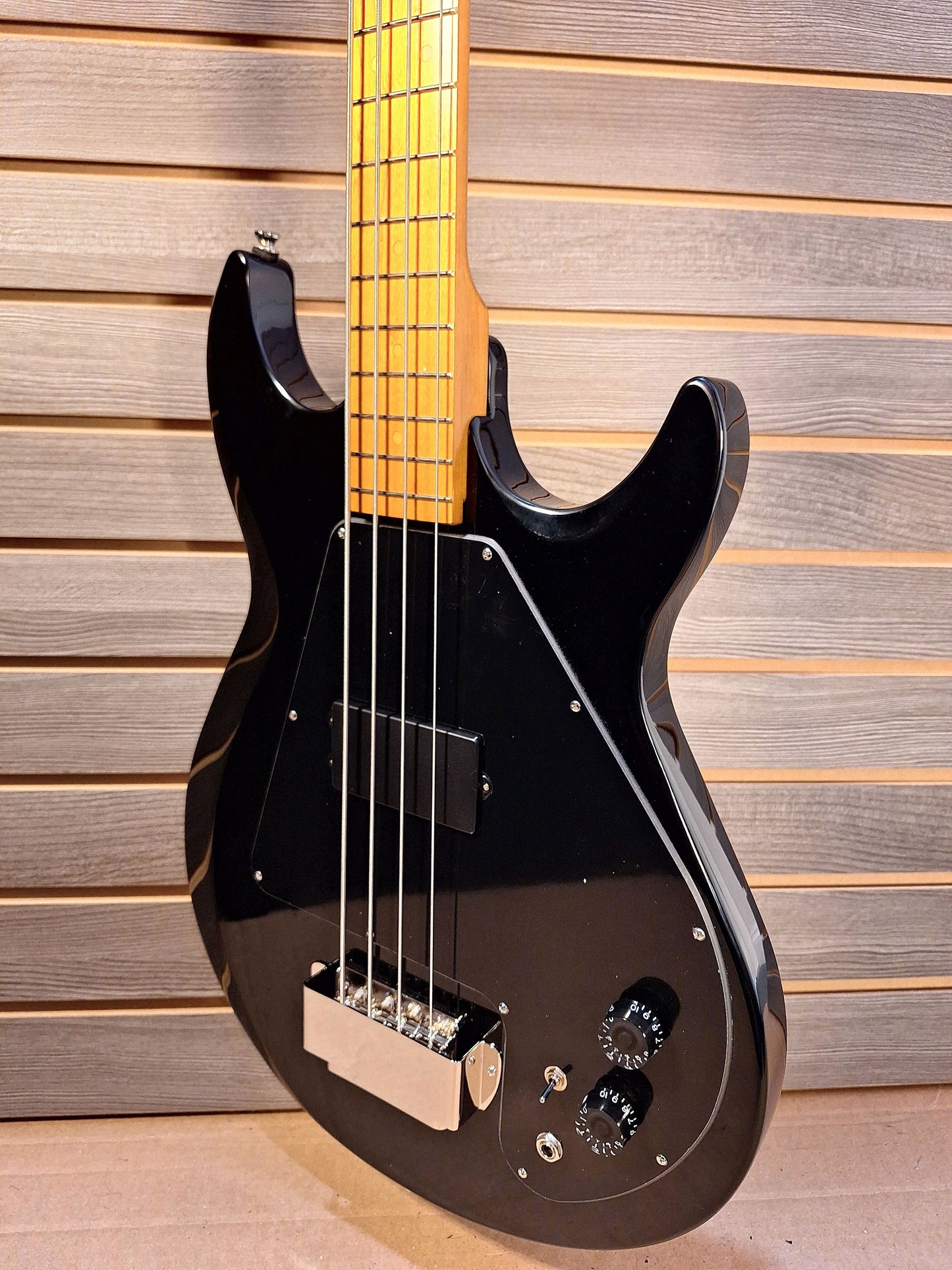Epiphone Grabber Bass Black With Premium Gig Bag