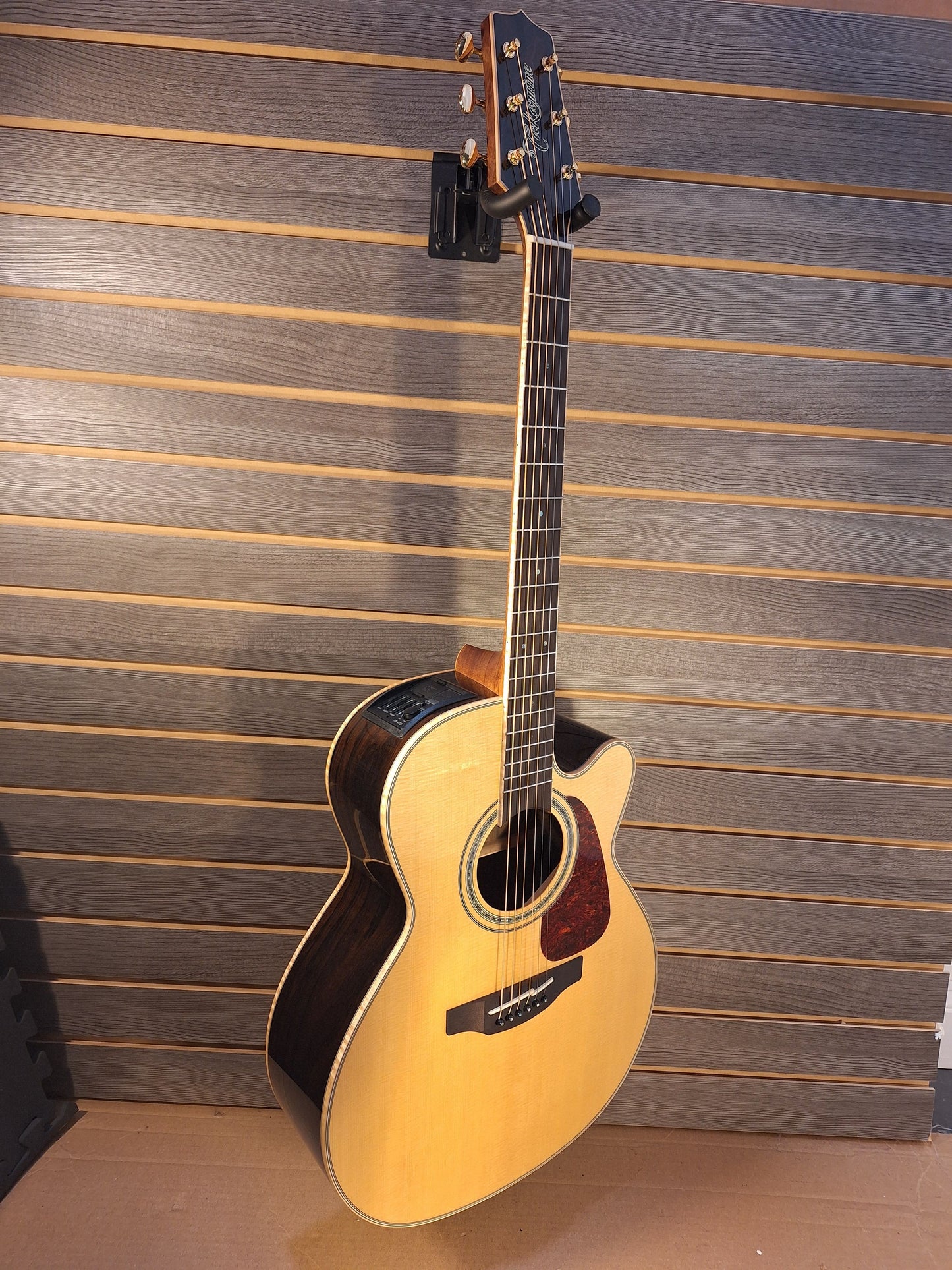 Takamine GN90CE-ZC NAT Acoustic Electric Guitar with Premium Gig Bag