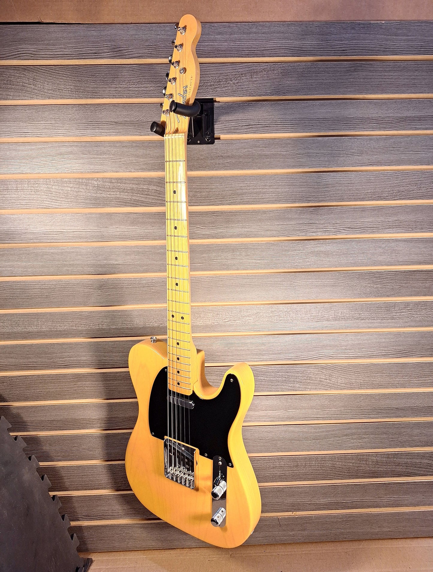 Previously Owned Fender '52 Reissued Tele Butterscotch Blonde With Hard Case