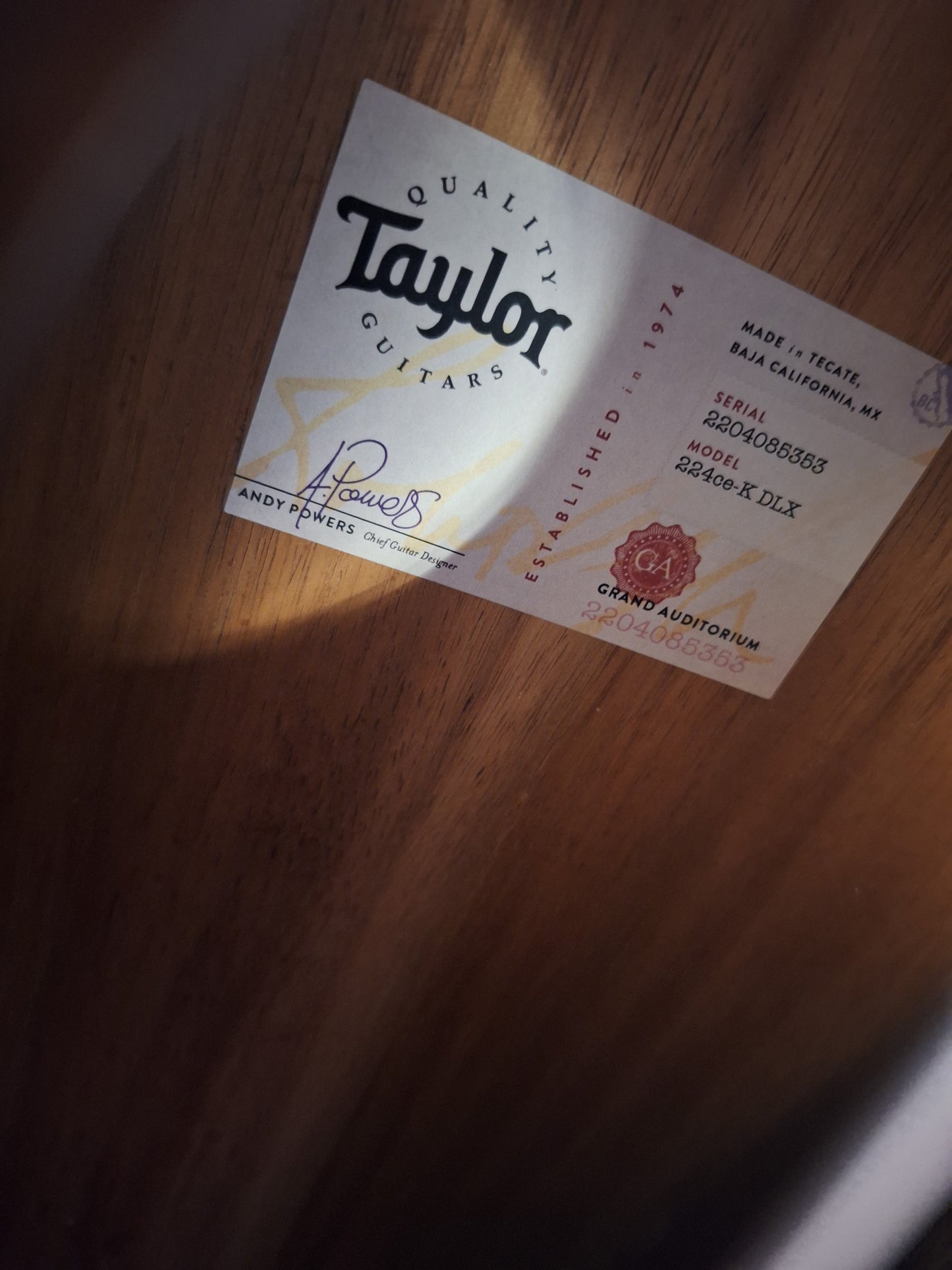 Taylor 224ce-K DLX Acoustic/Electric Guitar with Hard Case