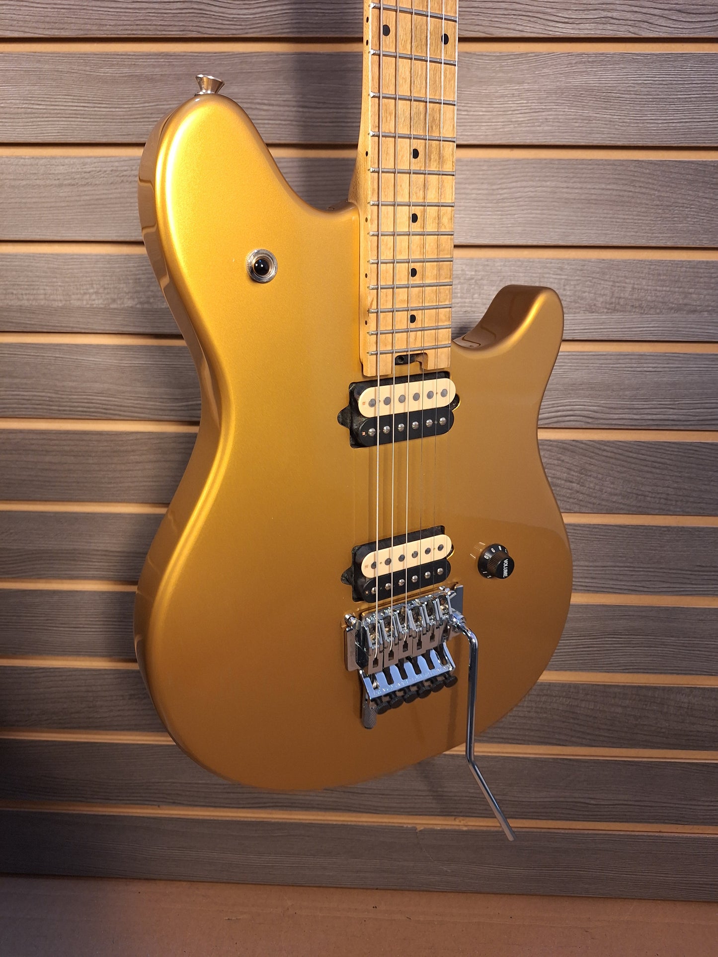 USA Late 1990s Peavey Wolfgang Special With Hard Case Solid Vintage Gold
