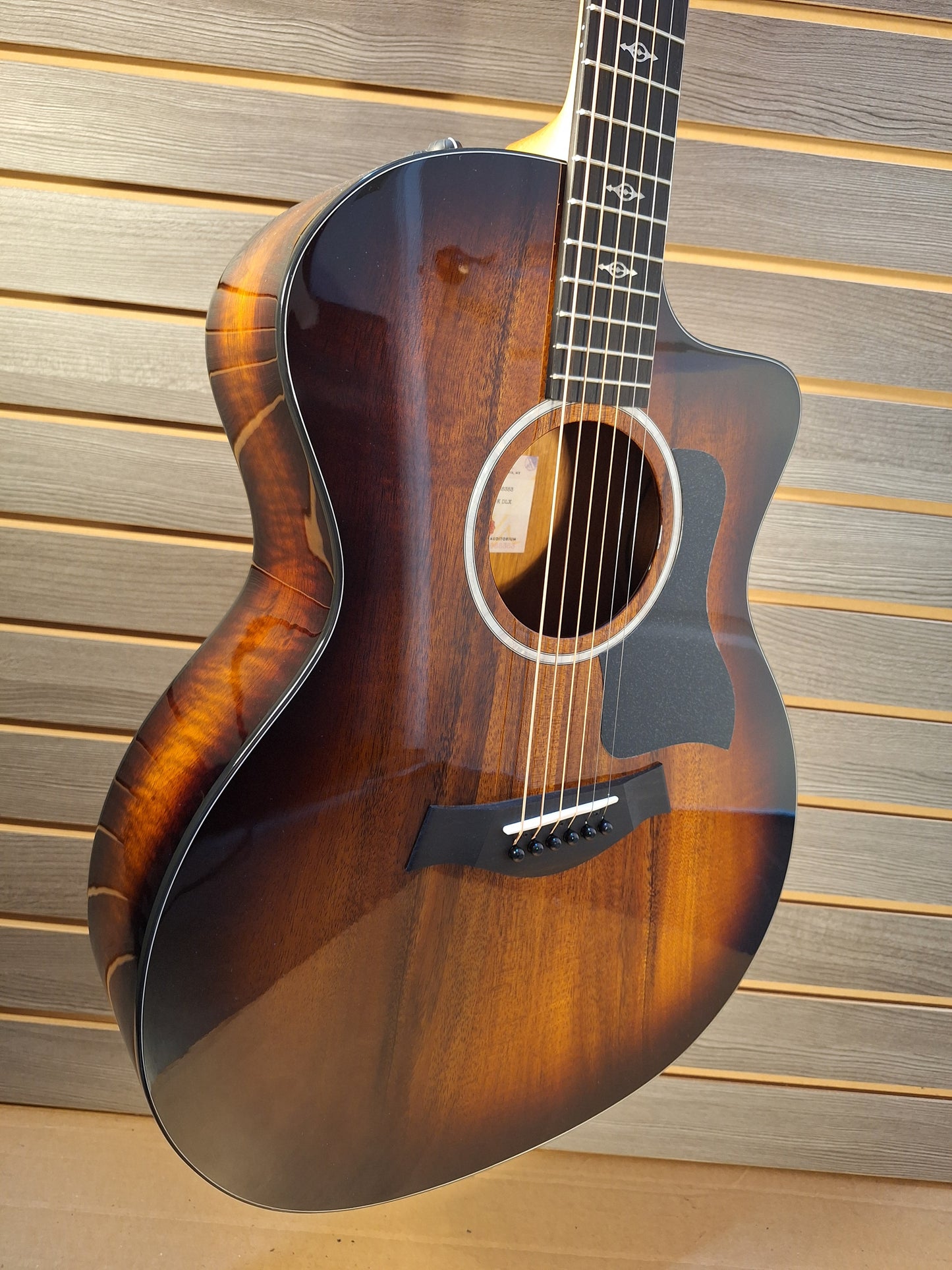 Taylor 224ce-K DLX Acoustic/Electric Guitar with Hard Case