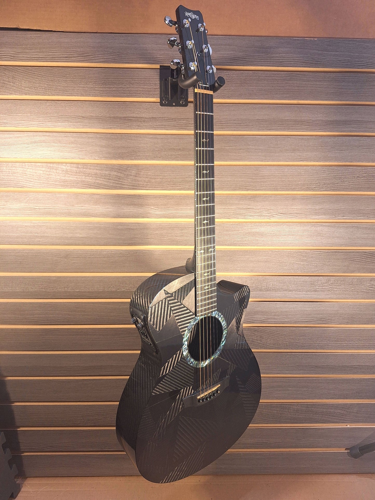 Previously Owned Rainsong BI-OM1000N2 with Iriginal Hard Case