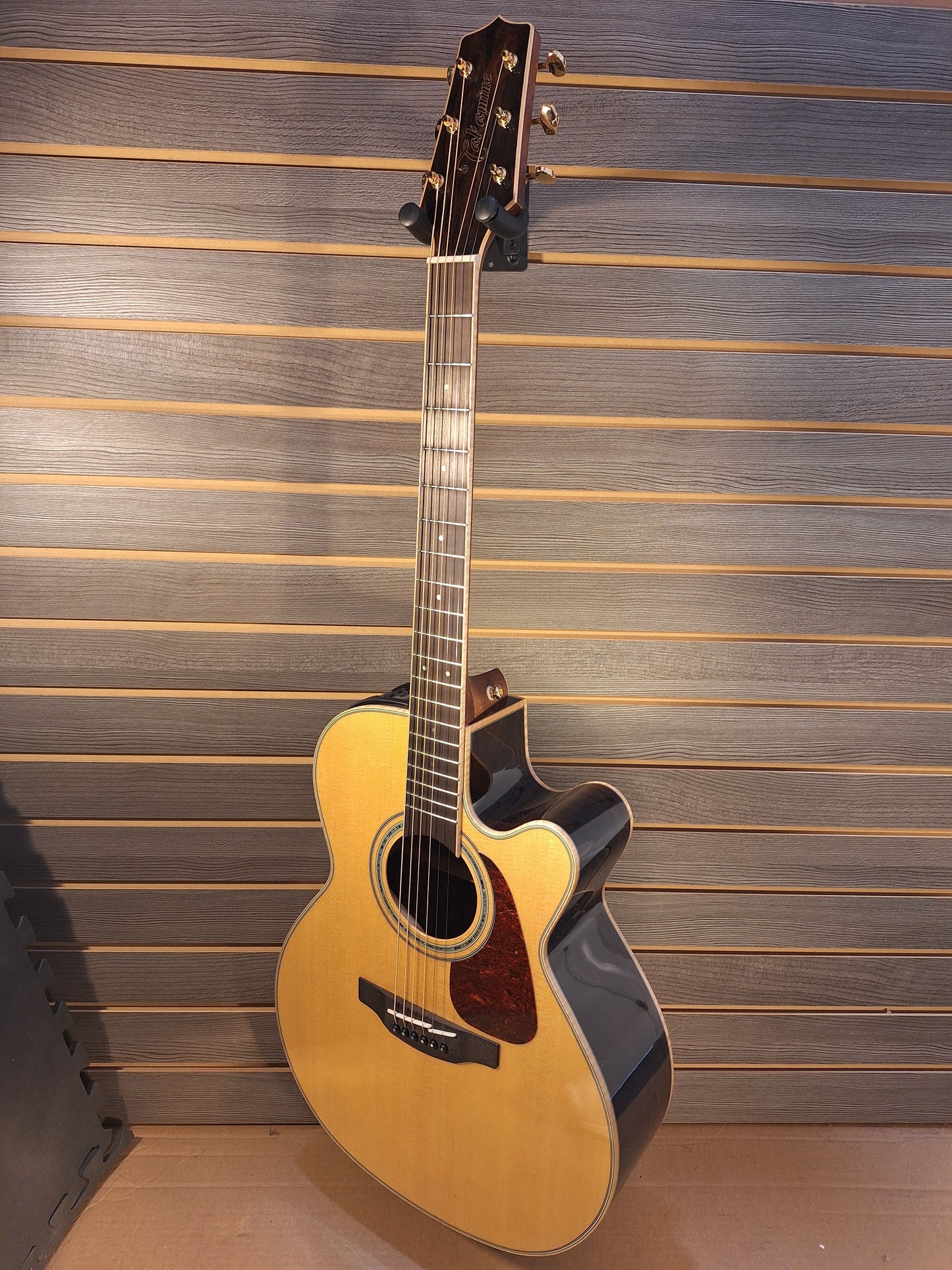 Takamine GN90CE-ZC NAT Acoustic Electric Guitar with Premium Gig Bag
