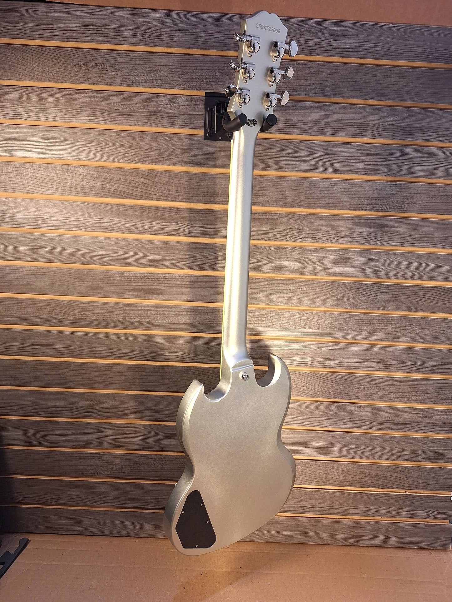 Epiphone SG Standard With Premiun Gig Bag Silvermist