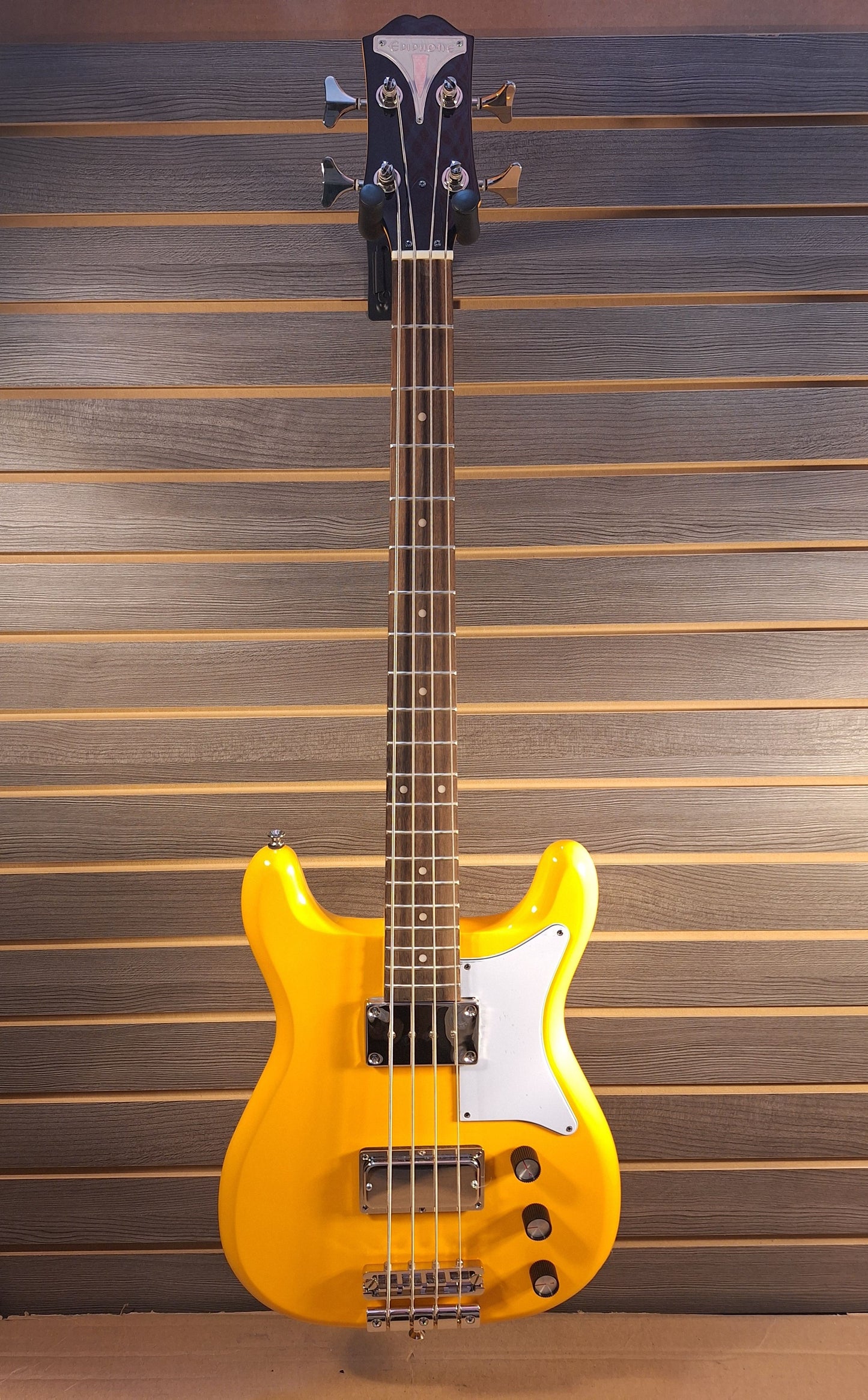 "Used" Epiphone Newport Bass (Short Scale) California Coral