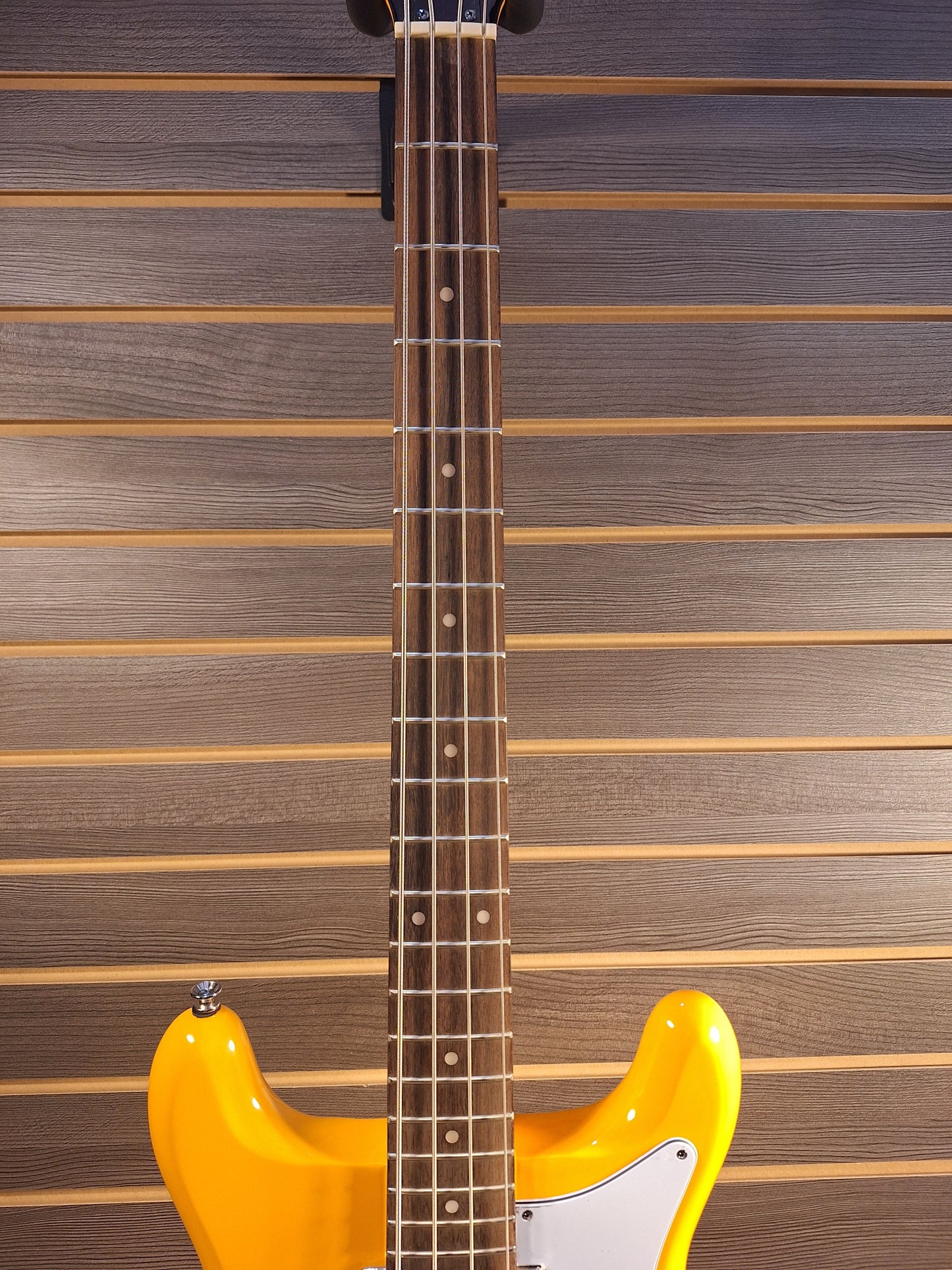 "Used" Epiphone Newport Bass (Short Scale) California Coral
