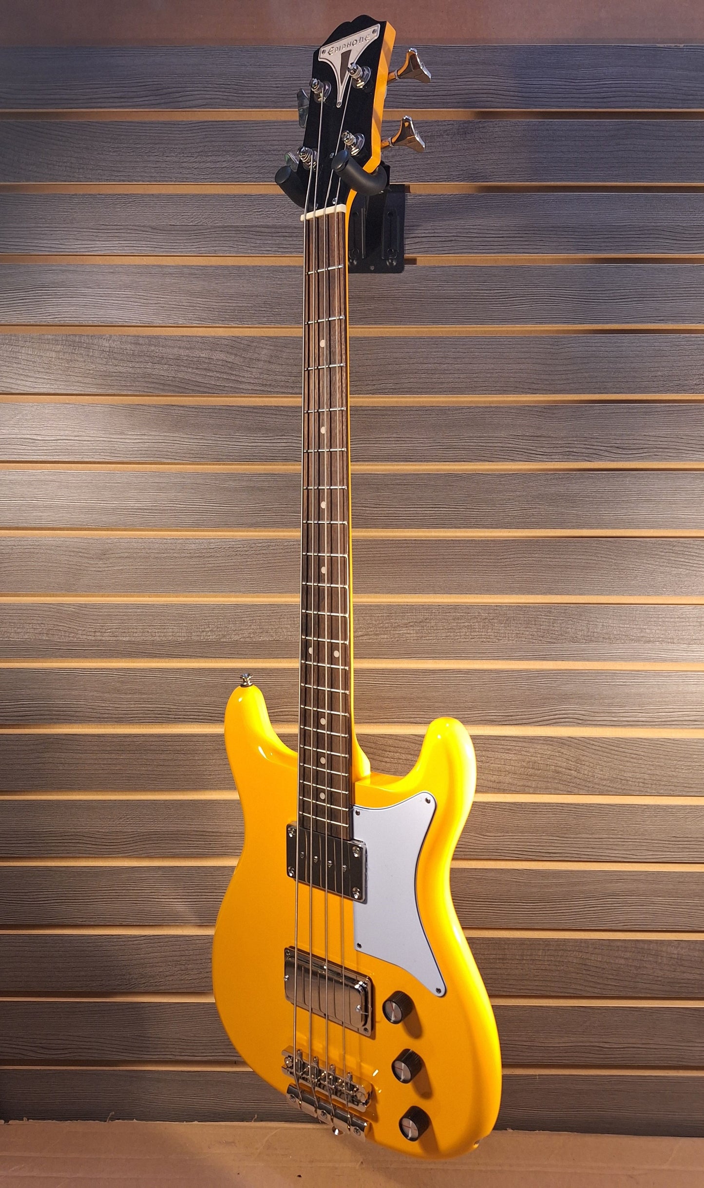 "Used" Epiphone Newport Bass (Short Scale) California Coral