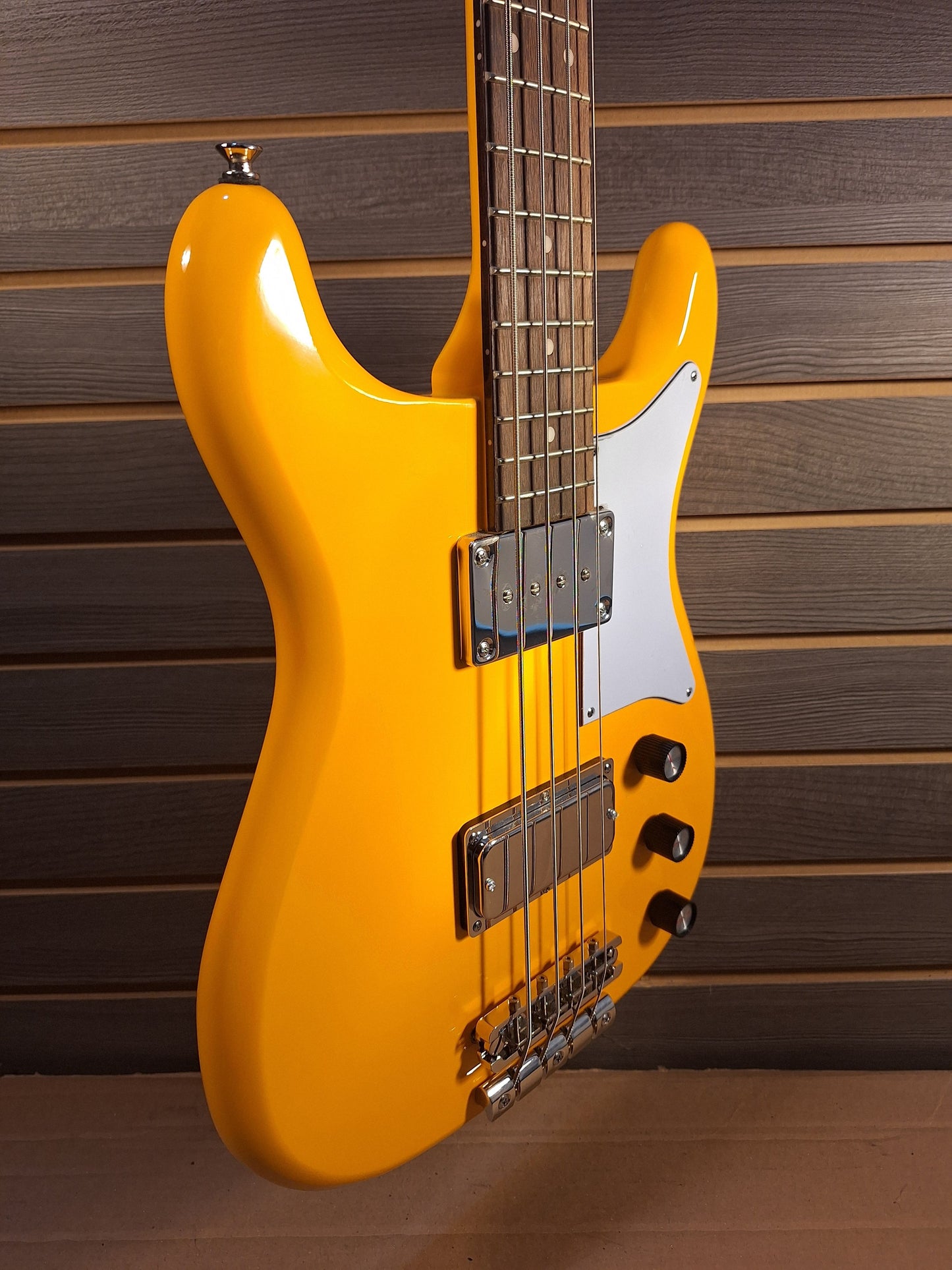 "Used" Epiphone Newport Bass (Short Scale) California Coral