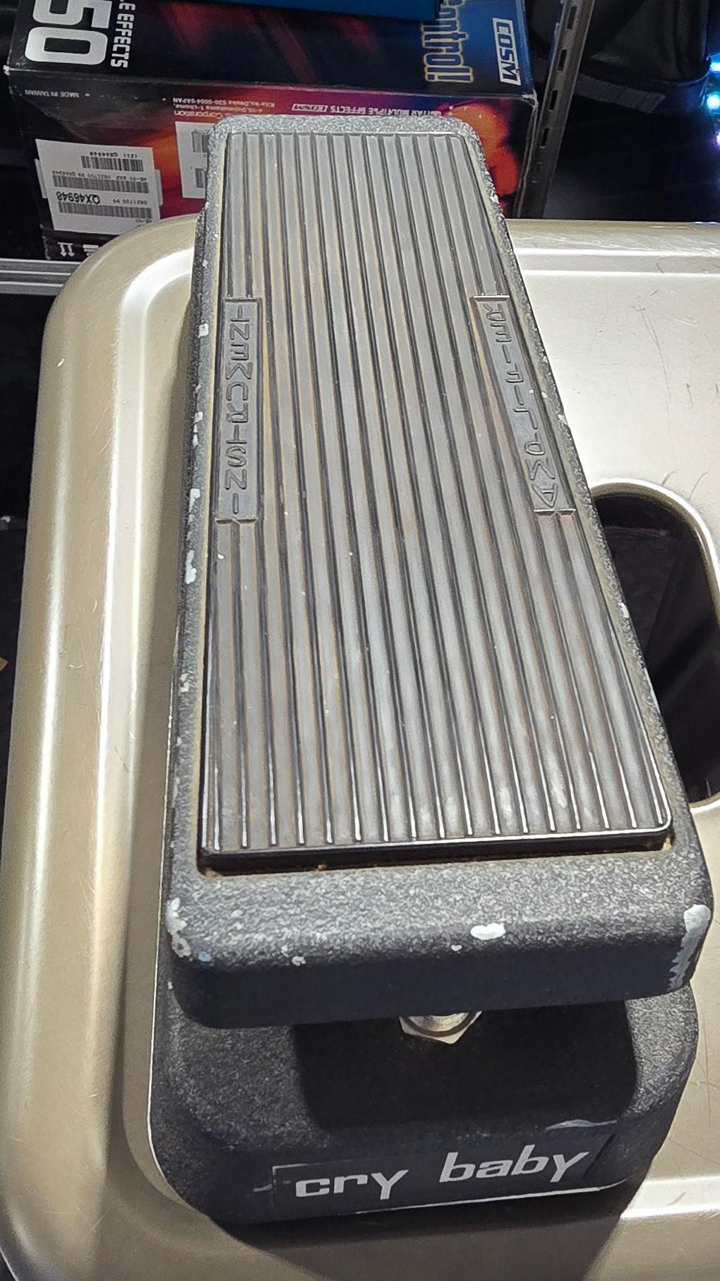 Vintage 1970s Cry Baby Wah Model 95-910511 – rBc Music Store