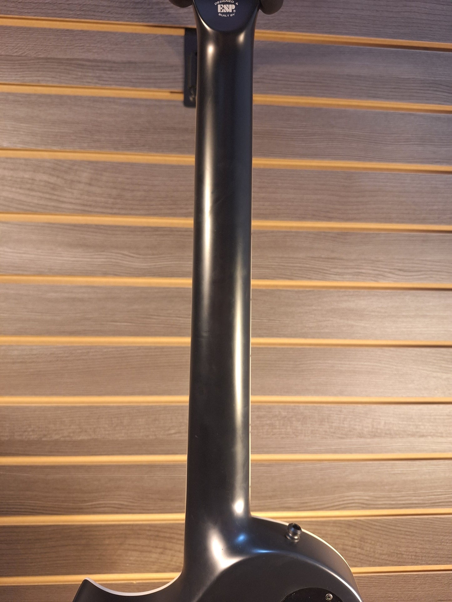 ESP E-II Eclipse Evertune hard case included