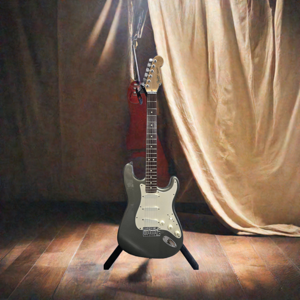 Previously Owned 1989 Fender USA Delux Plus Stratocaster With Hard Case (Pewter)