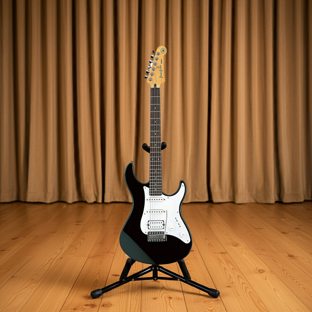 Used Yamaha Pacifica PAC012 BL Electric Guitar