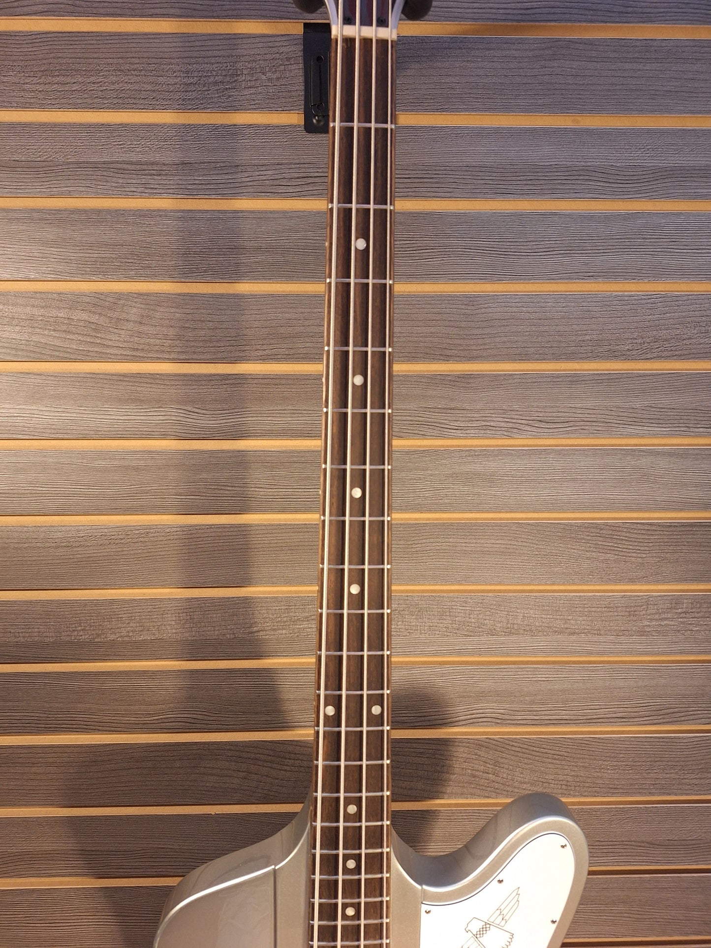 Epiphone Thunderbird '64 Electric Bass. Silver Mist W Premium Gig Bag