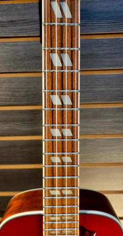 Epiphone Hummingbird Tenor Ukulele Acoustic/Electric Cherry Sunburst
