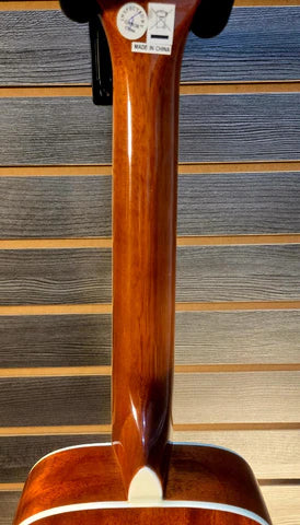 Epiphone Hummingbird Tenor Ukulele Acoustic/Electric Cherry Sunburst