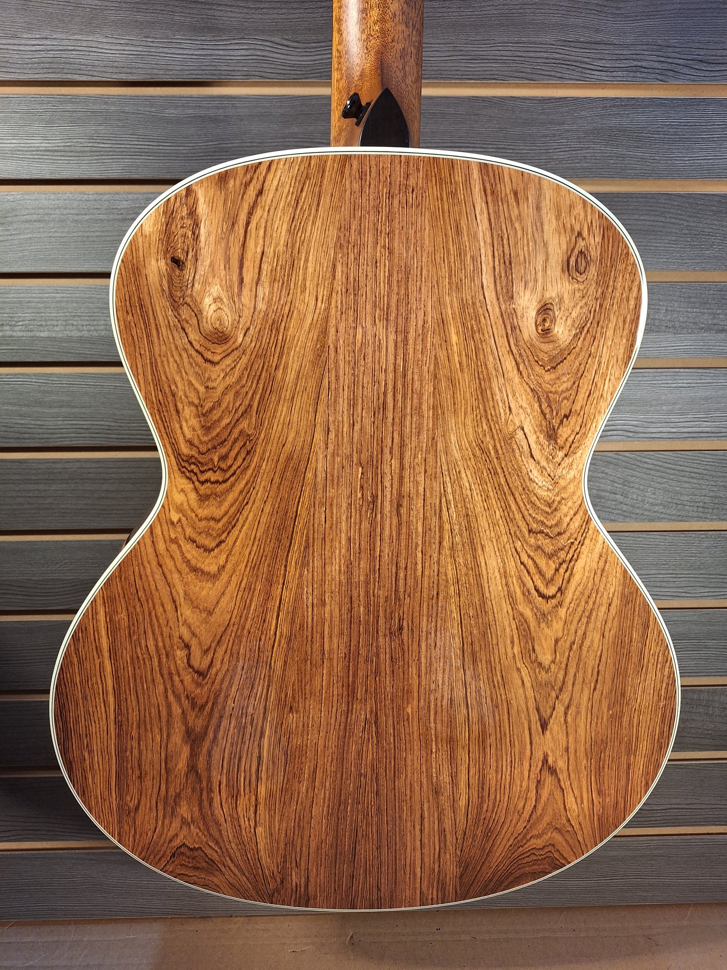 Taylor Gold Label 814e SB Guitar