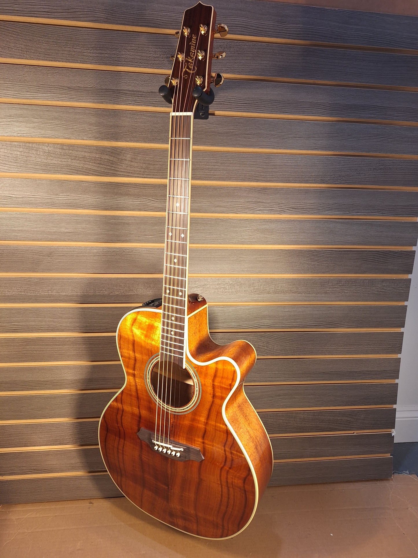 Takamine EF508 KC Acoustic Electric Guitar With Case