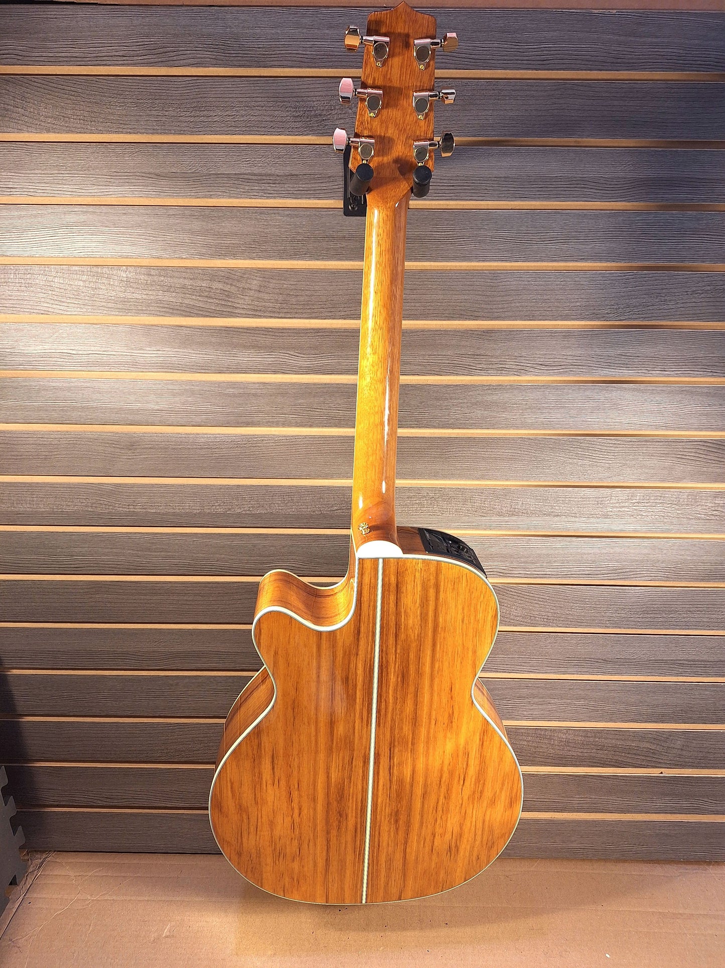 Takamine GN77KCE NAT Acoustic Electric Guitar
