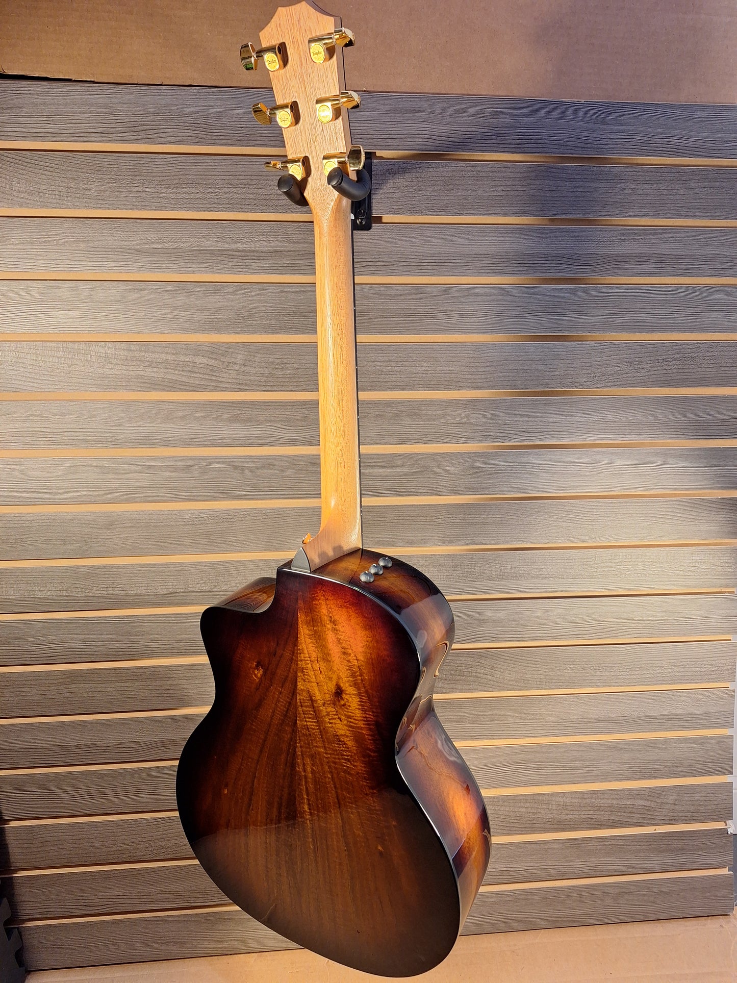Taylor 224ce-K DLX Acoustic/Electric Guitar with Hard Case