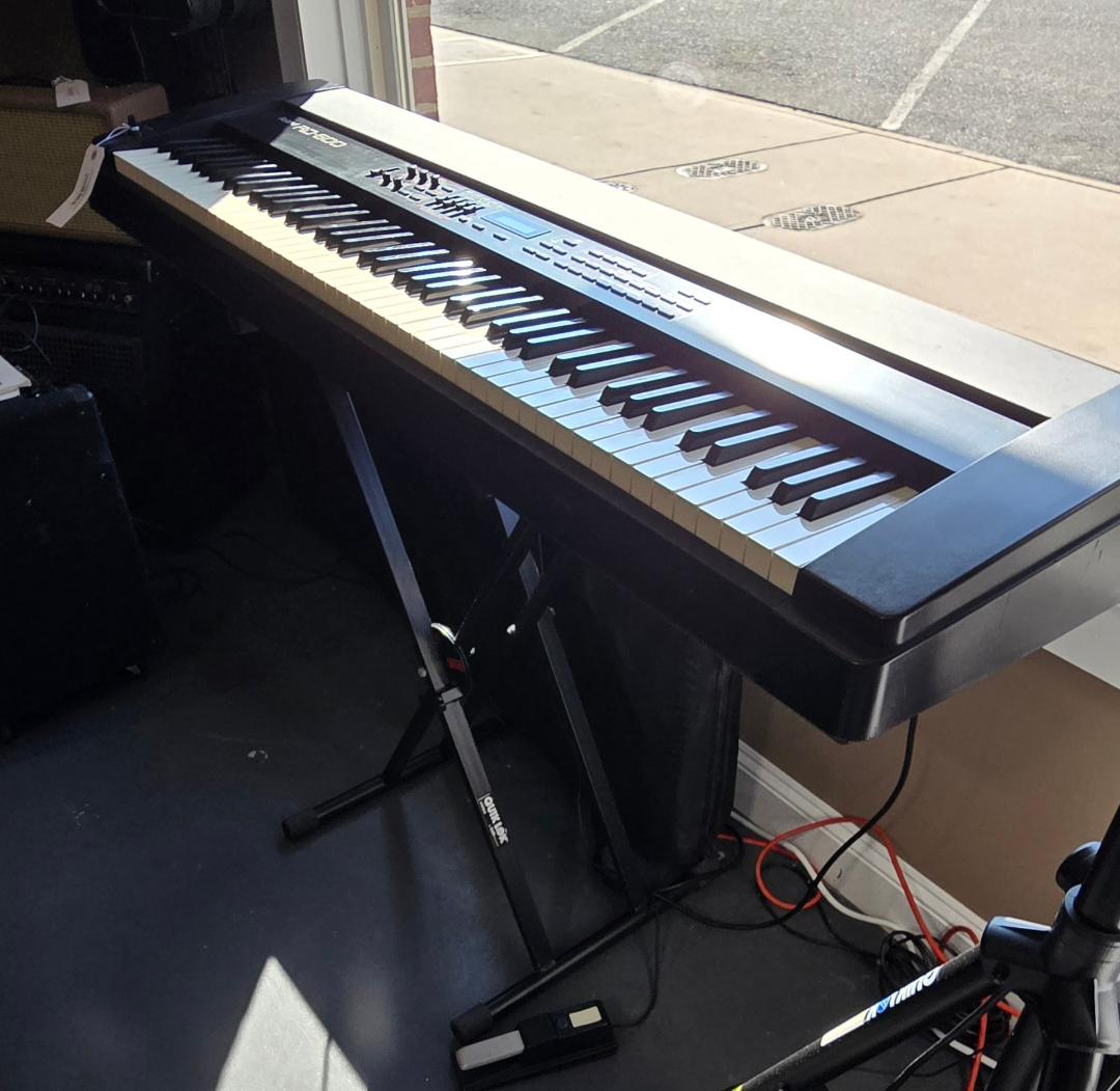 Used Roland RD600 Keyboard