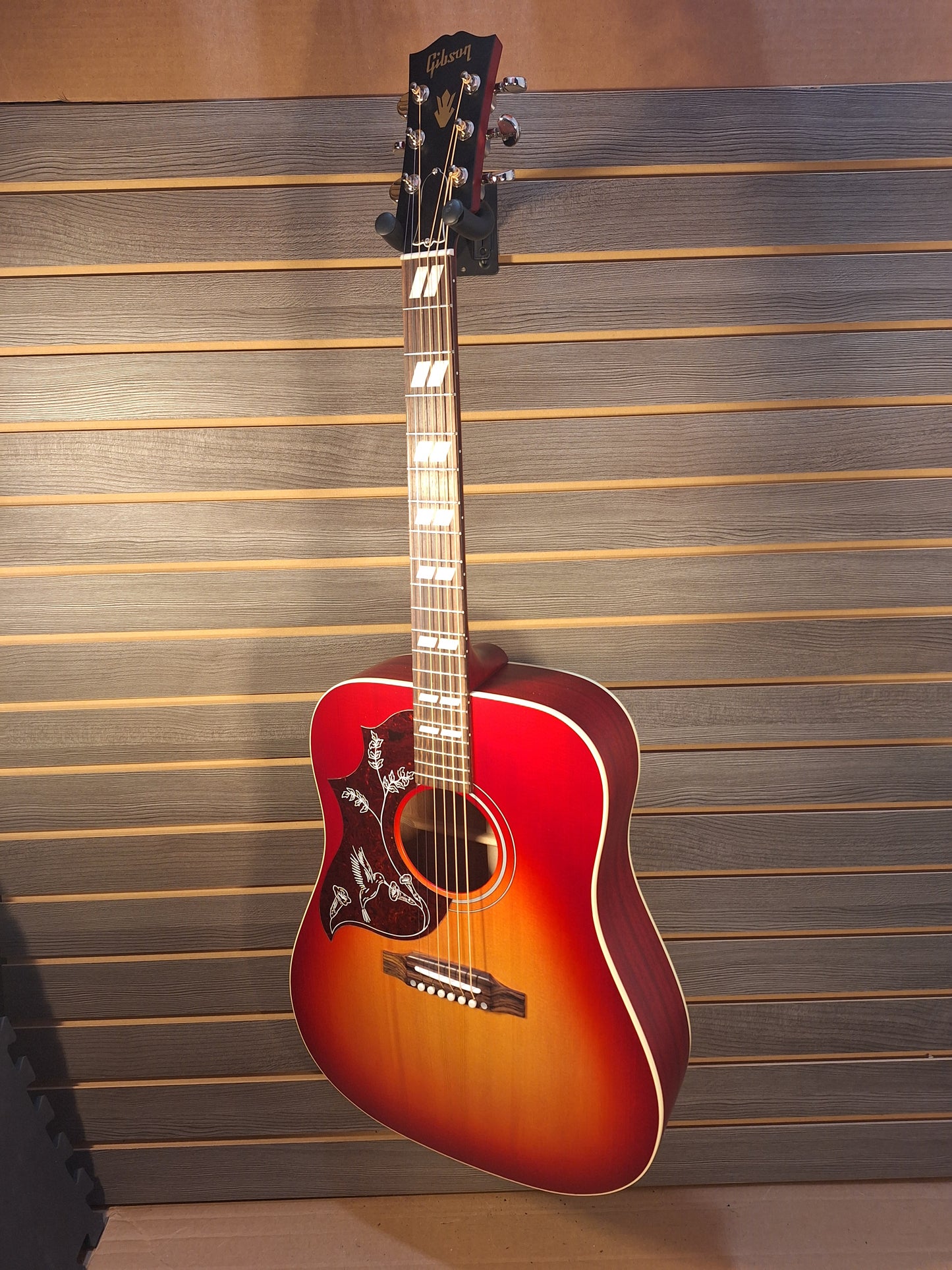 Gibson Hummingbird Special Vintage Cherry Sunburst  Lefty Acoustic/electric Guitar With Premium Gig Bag