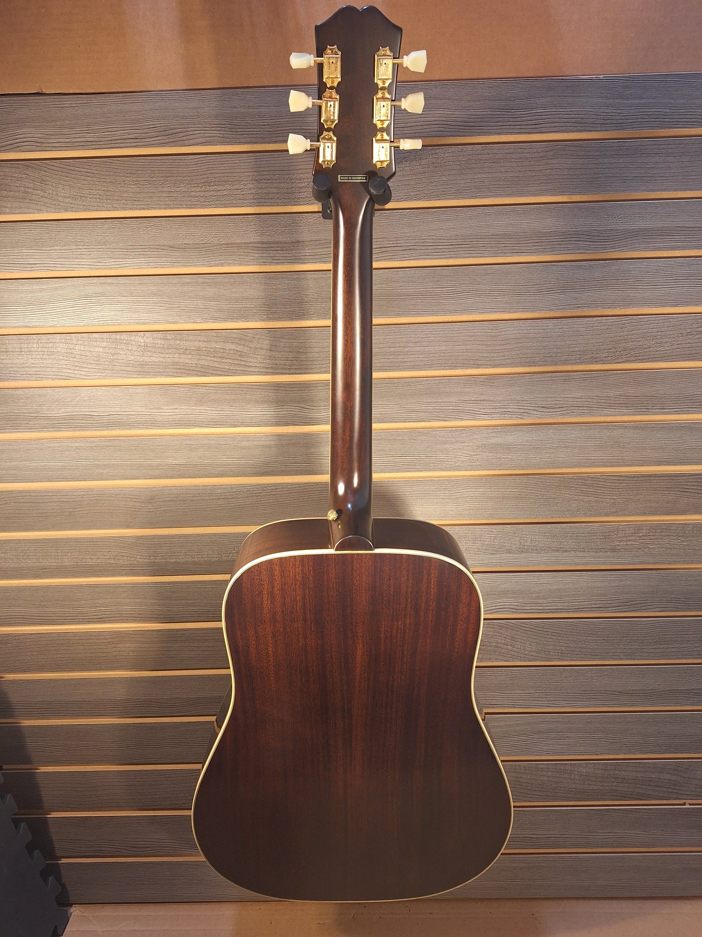 Epiphone Hummingbird Aged Natural Gloss (2)