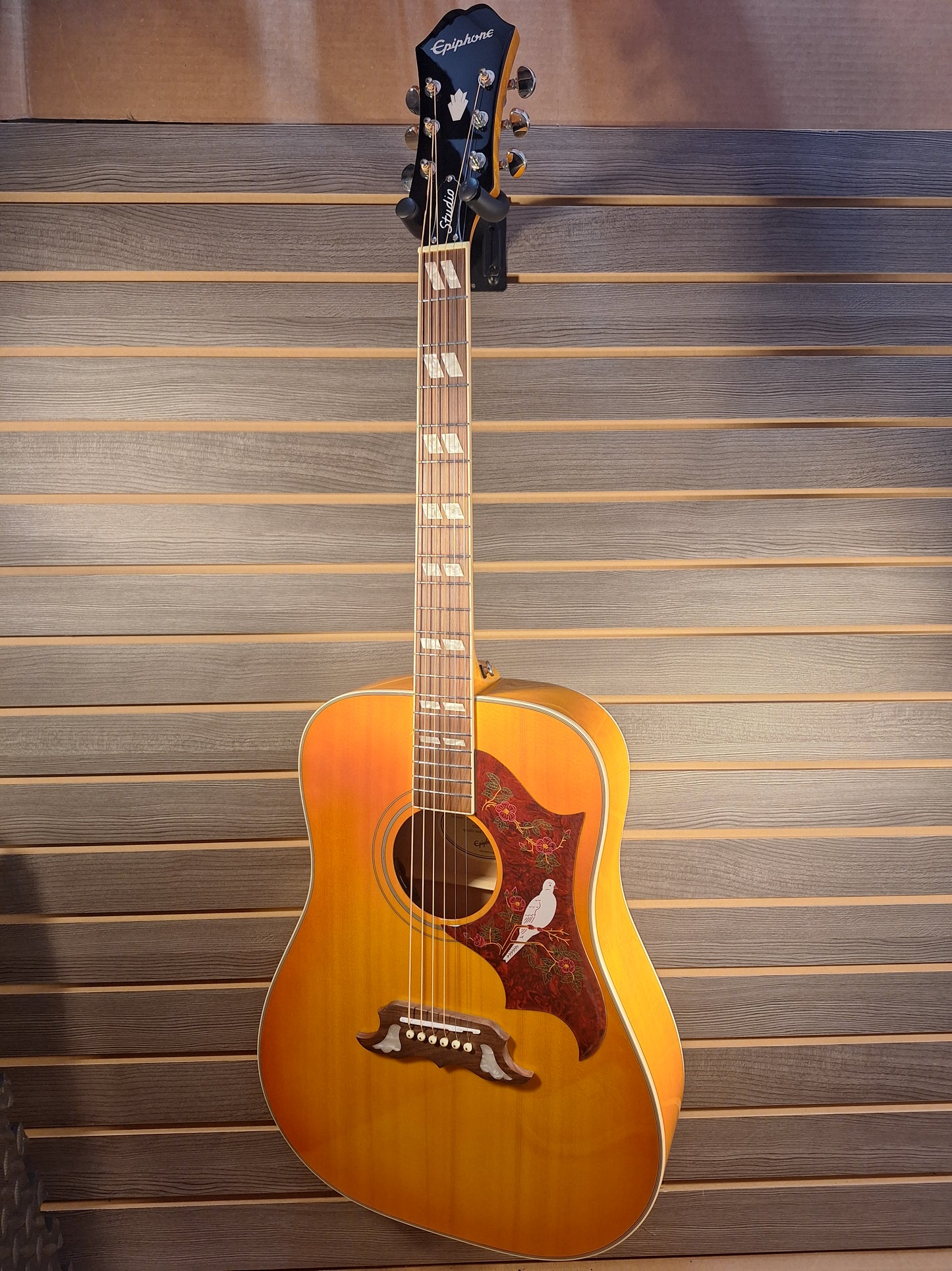 Epiphone Dove Studio Vintage Brown Sunburst acoustic/electric guitar