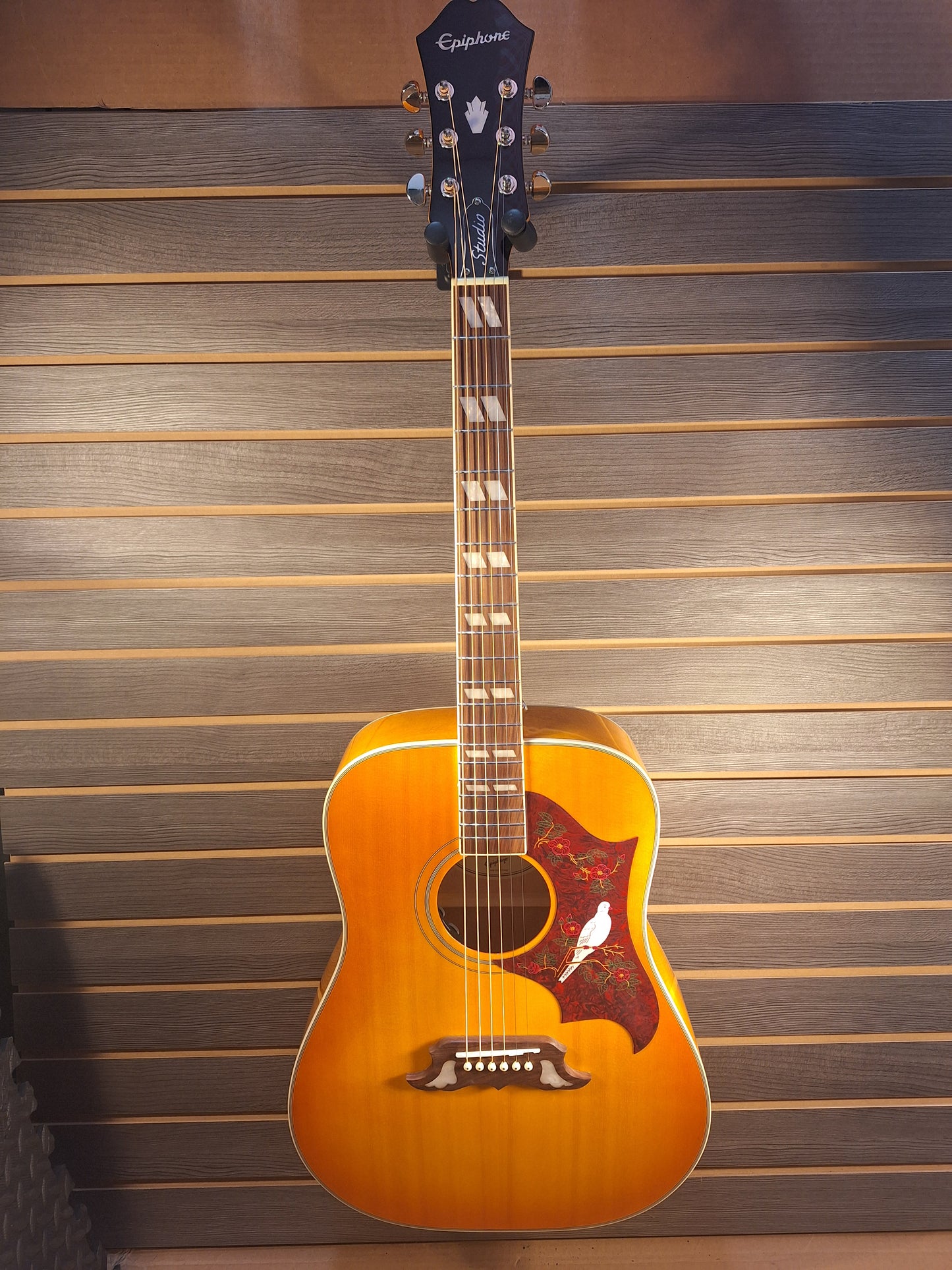 Epiphone Dove Studio Vintage Brown Sunburst acoustic/electric guitar