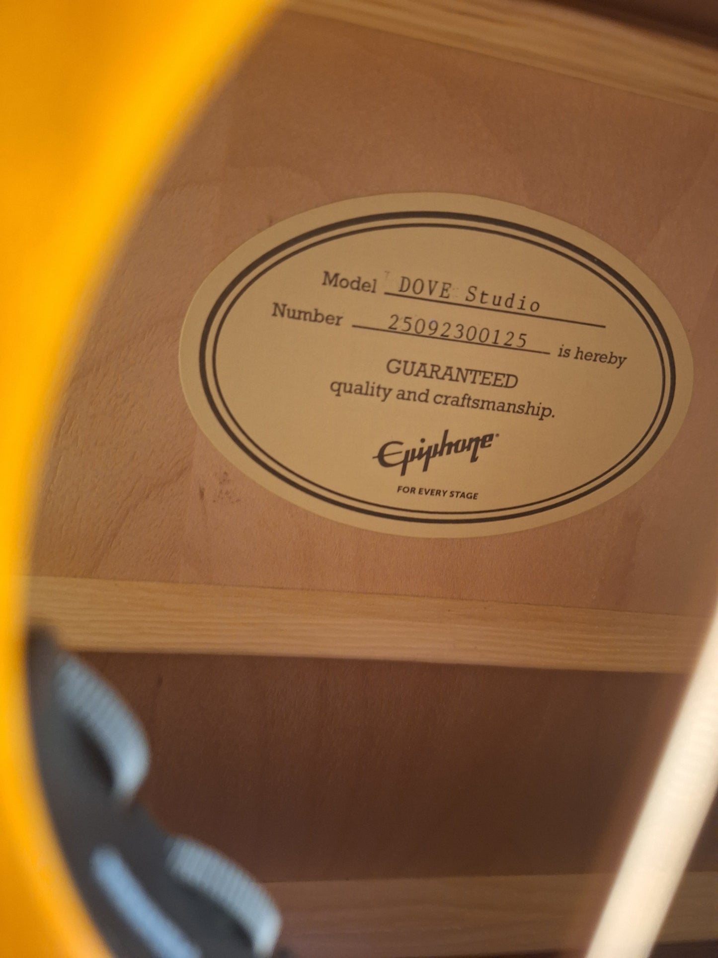 Epiphone Dove Studio Vintage Brown Sunburst acoustic/electric guitar