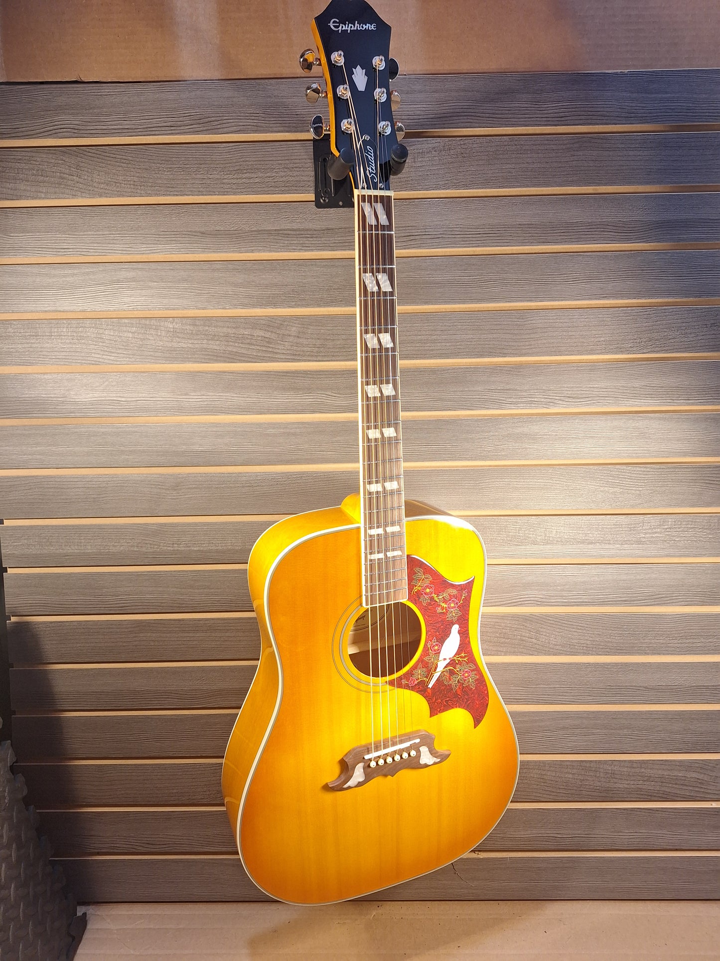 Epiphone Dove Studio Vintage Brown Sunburst acoustic/electric guitar
