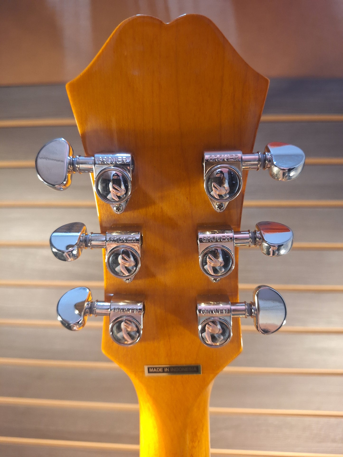 Epiphone Dove Studio Vintage Brown Sunburst acoustic/electric guitar